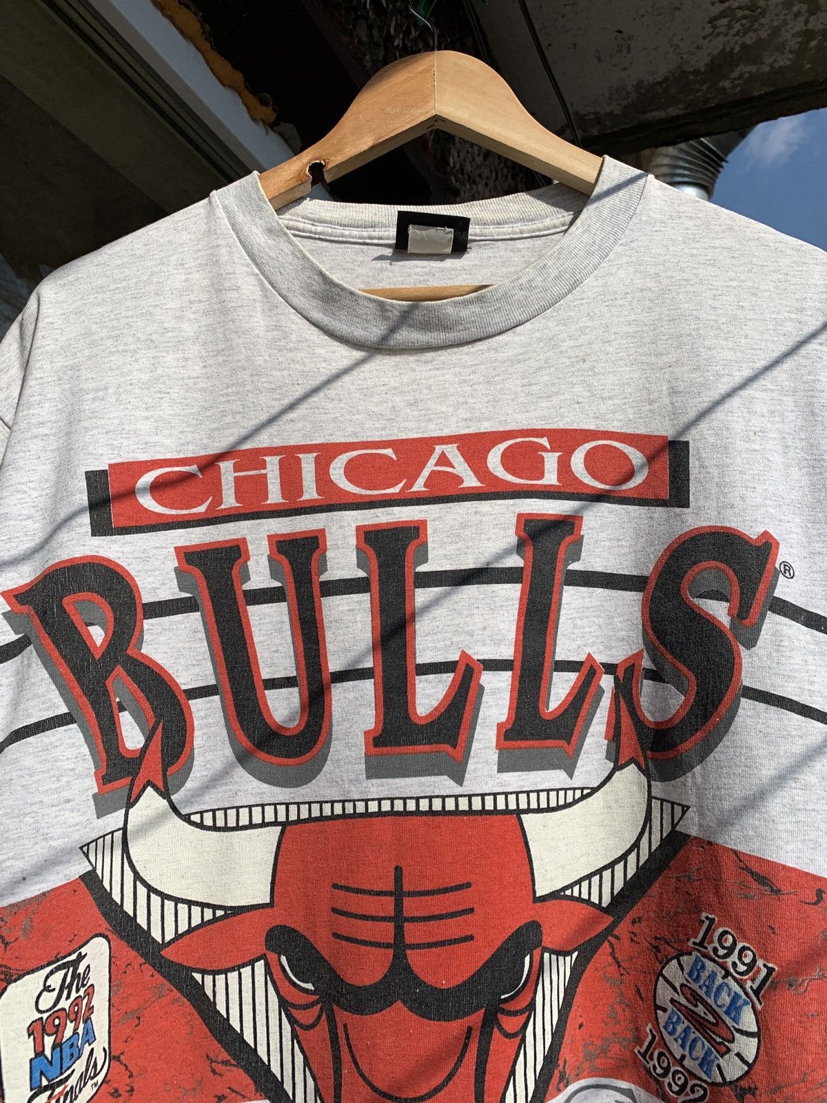 NBA 1992 Vintage Chicago Bulls World Champions NBA Changes Tee Size US XL / EU 56 / 4 - 5 Thumbnail