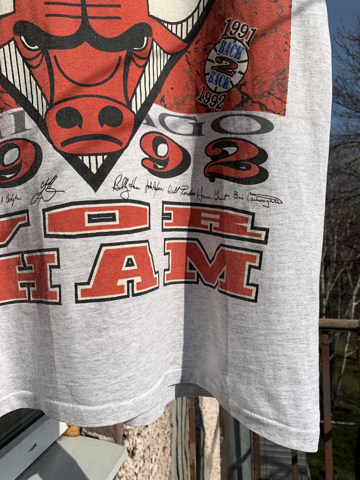 NBA 1992 Vintage Chicago Bulls World Champions NBA Changes Tee Size US XL / EU 56 / 4 - 7 Thumbnail