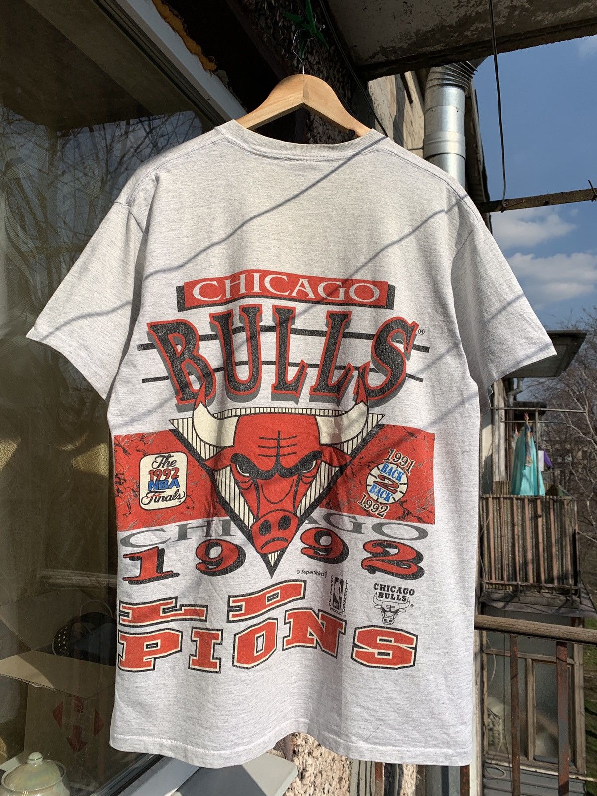 NBA 1992 Vintage Chicago Bulls World Champions NBA Changes Tee Size US XL / EU 56 / 4 - 2 Thumbnail