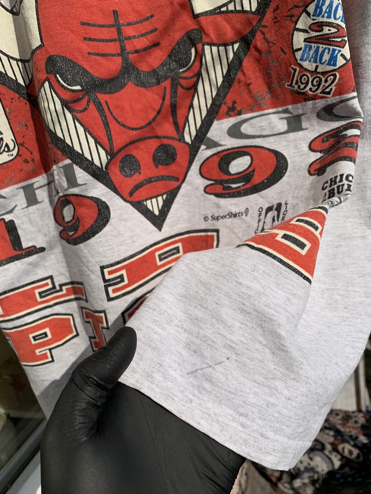 NBA 1992 Vintage Chicago Bulls World Champions NBA Changes Tee Size US XL / EU 56 / 4 - 22 Thumbnail