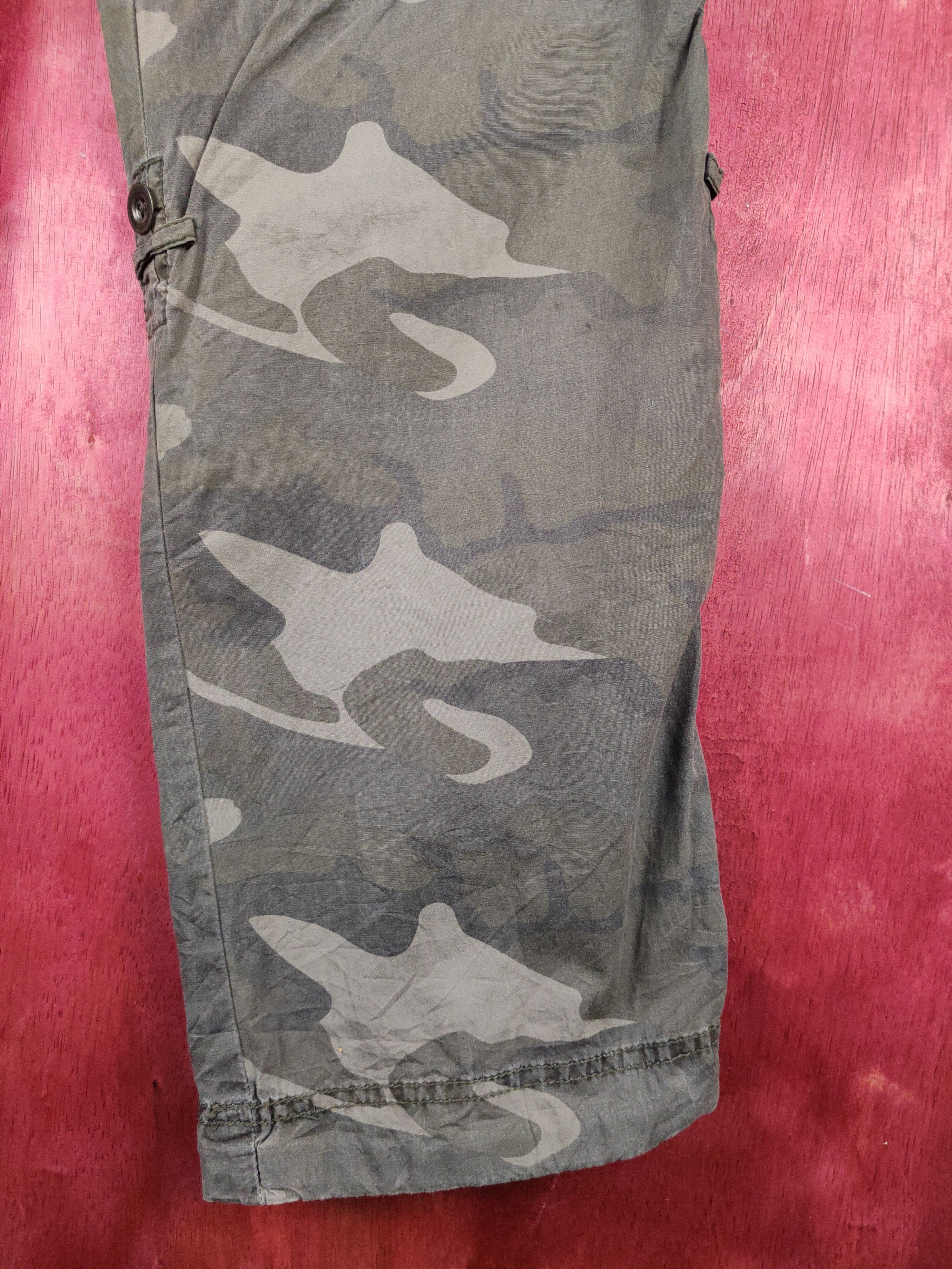 Uniqlo Uniqlo Camo Military Multipocket Cargo Pants #S763 Size US 31 - 11 Thumbnail