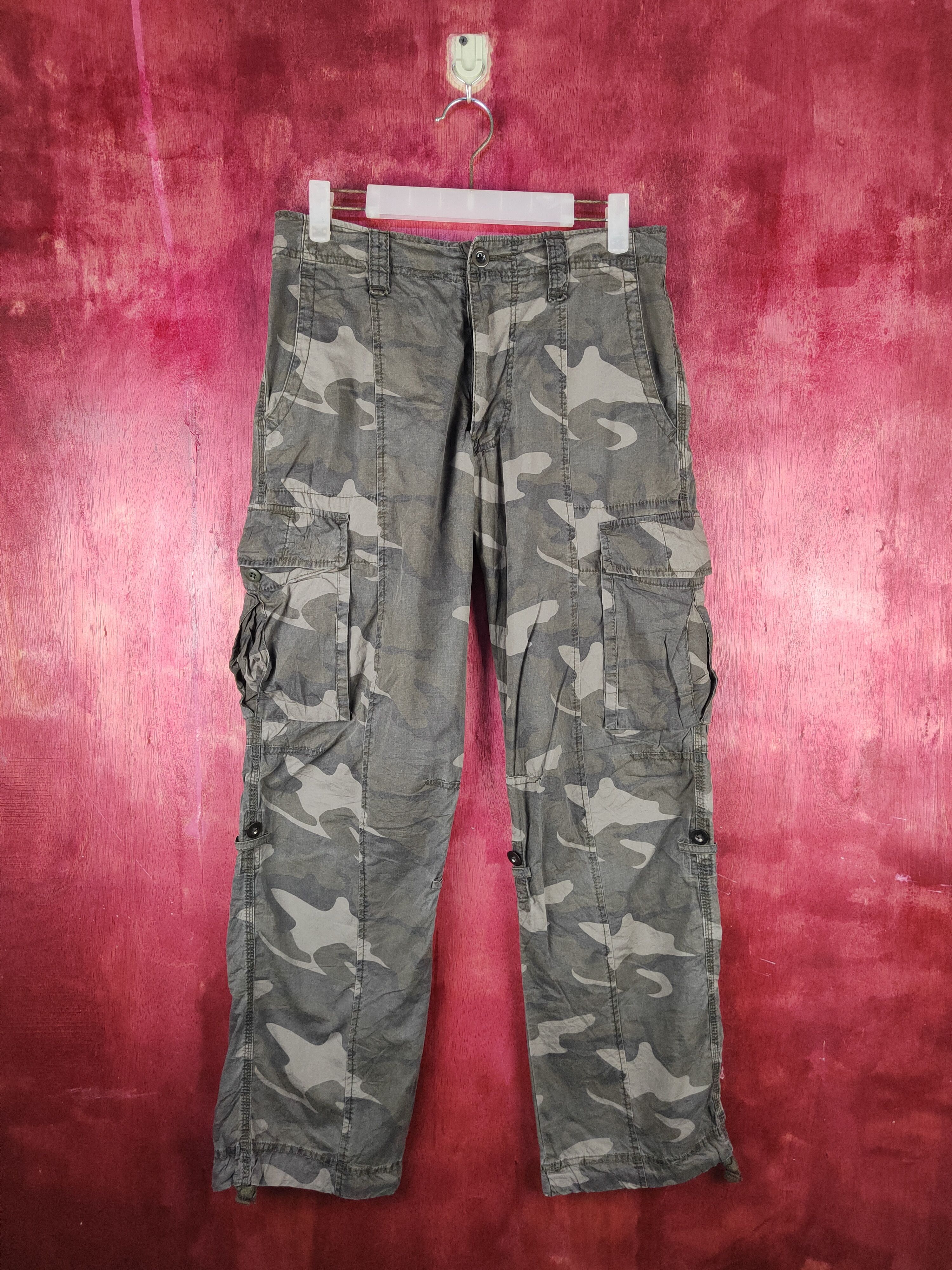 Uniqlo Camo Military Multipocket Cargo Pants #S763
