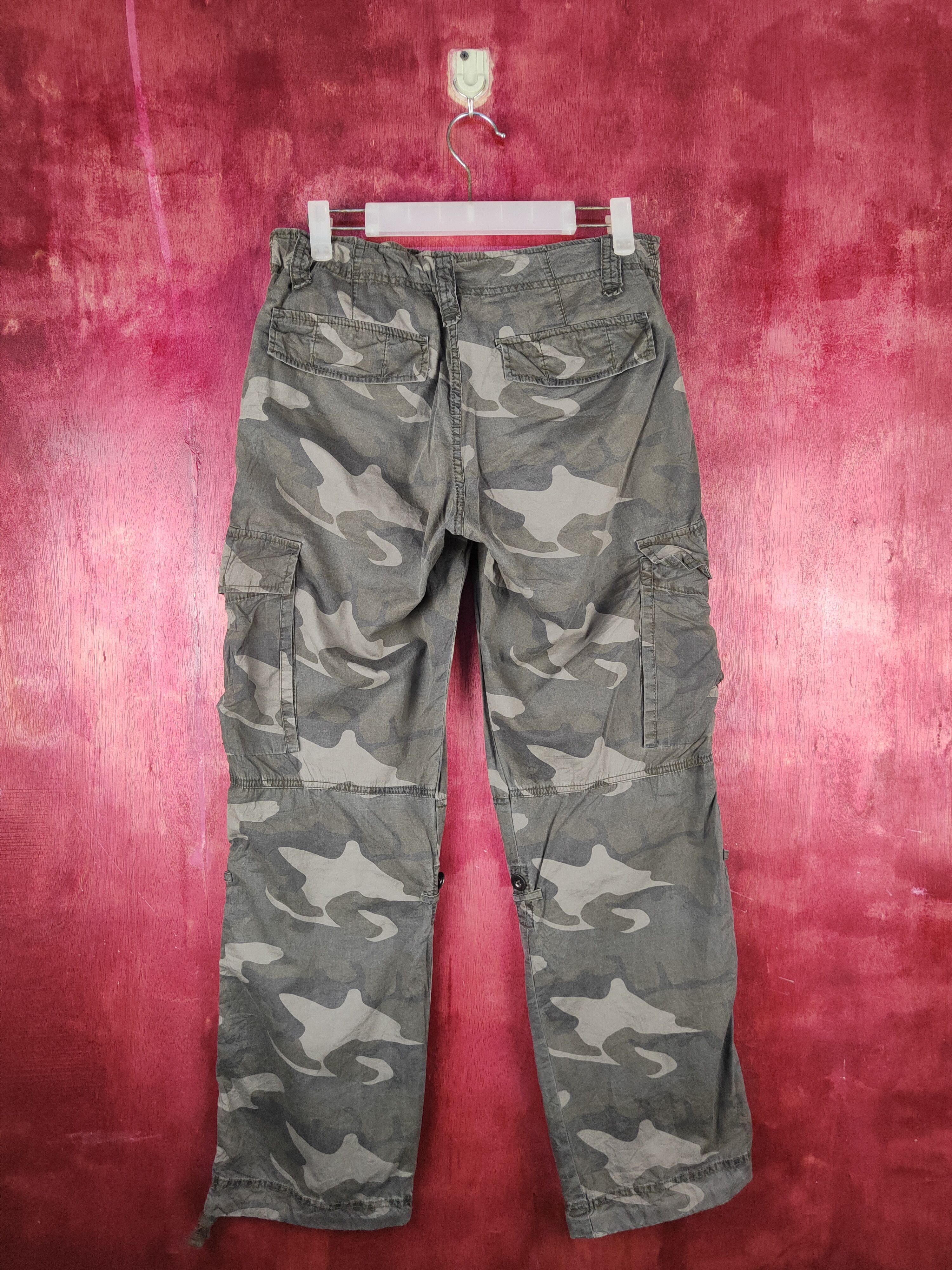 Uniqlo Uniqlo Camo Military Multipocket Cargo Pants #S763 Size US 31 - 7 Thumbnail
