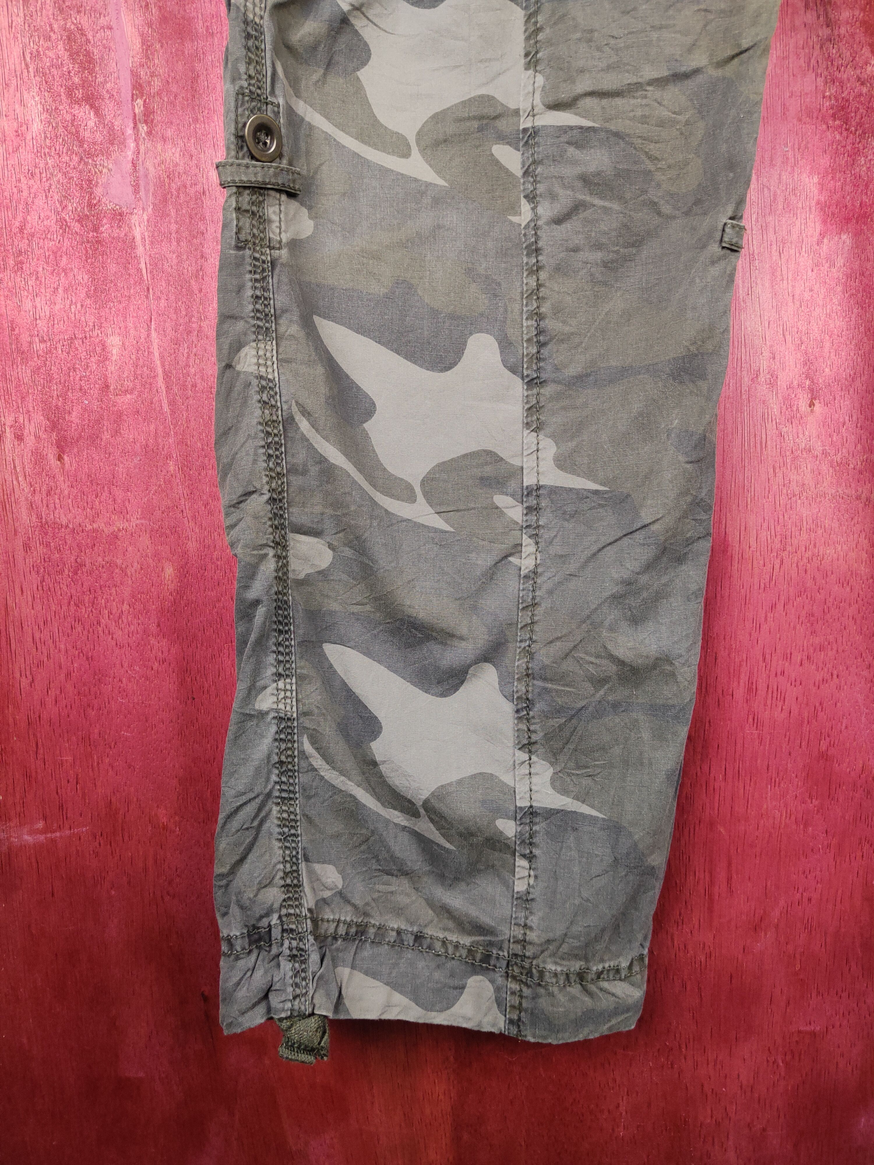 Uniqlo Uniqlo Camo Military Multipocket Cargo Pants #S763 Size US 31 - 4 Thumbnail