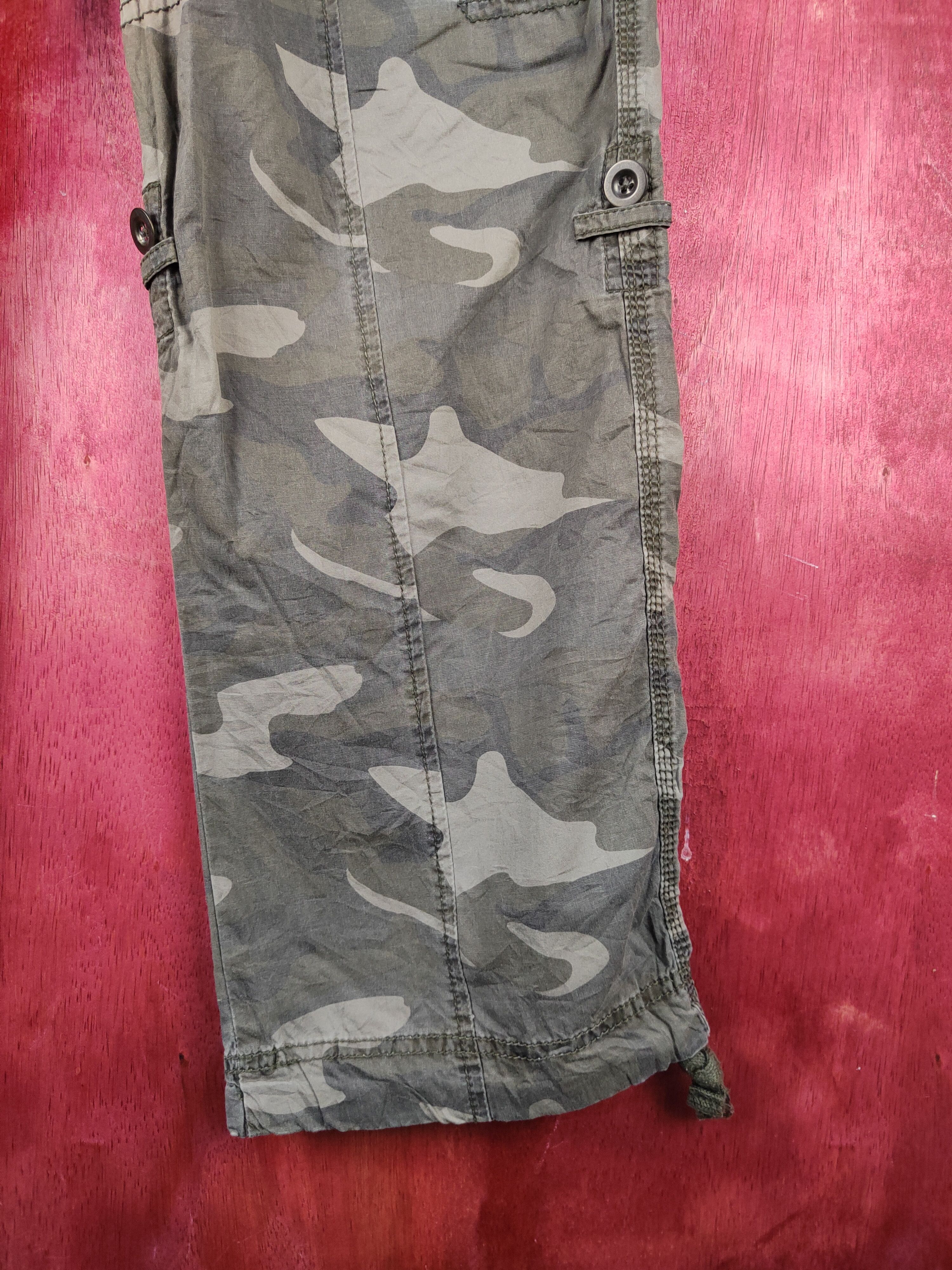 Uniqlo Uniqlo Camo Military Multipocket Cargo Pants #S763 Size US 31 - 6 Thumbnail