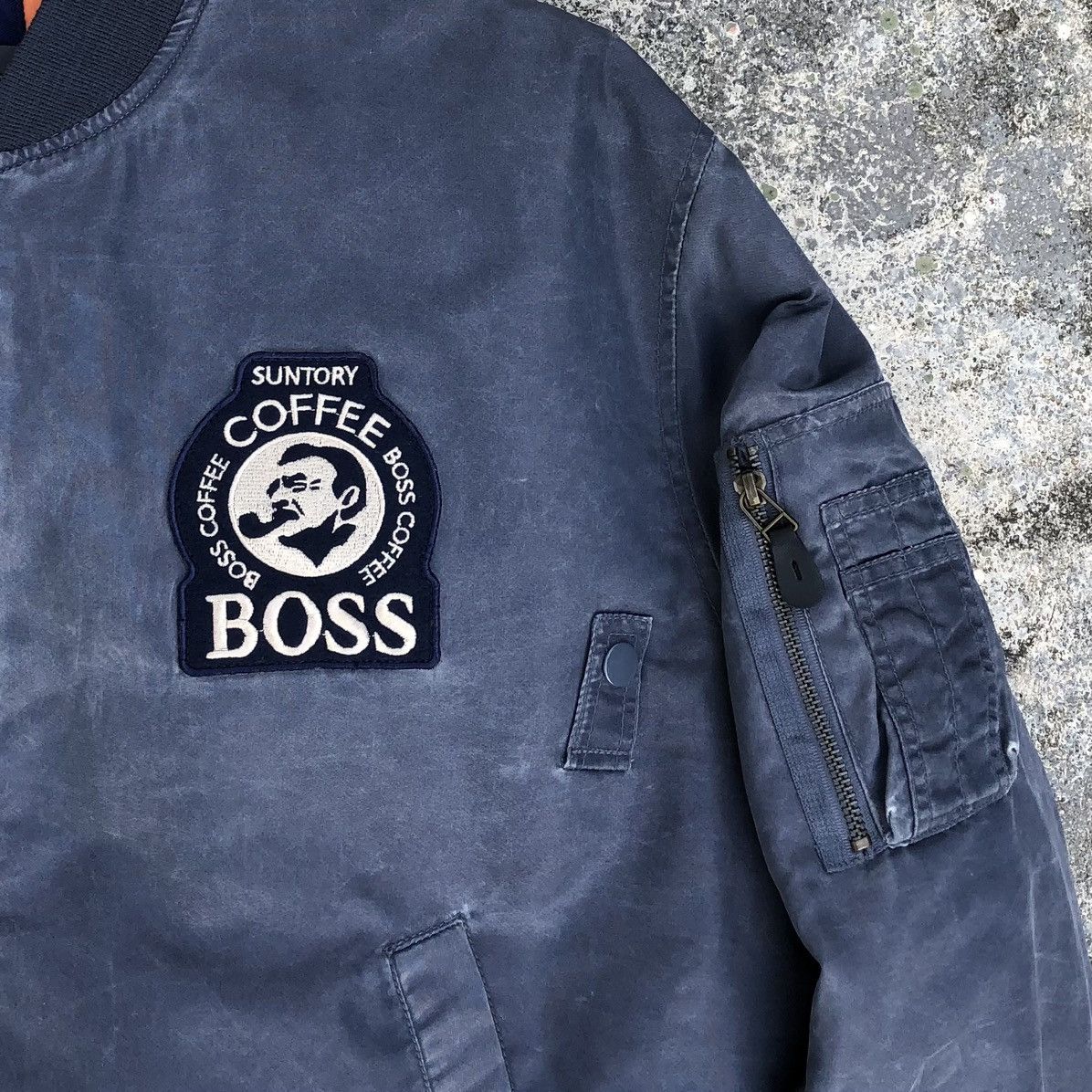 Vintage Vintage Suntory Boss Coffee Sun Faded Bomber Jacket Size US L / EU 52-54 / 3 - 9 Thumbnail