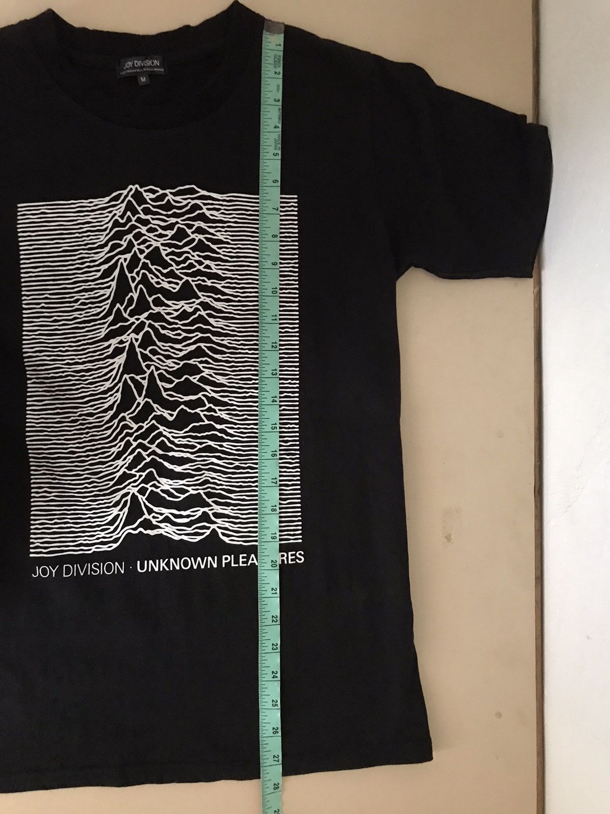 Band Tees Vintage Joy Division Unknown Pleasures T-shirts Size US M / EU 48-50 / 2 - 9 Thumbnail