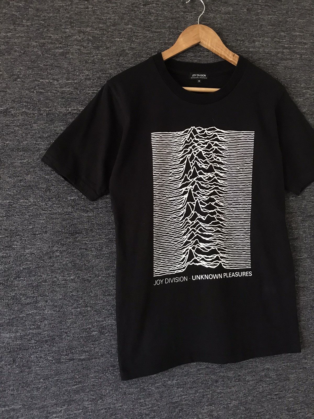Band Tees Vintage Joy Division Unknown Pleasures T-shirts Size US M / EU 48-50 / 2 - 2 Thumbnail