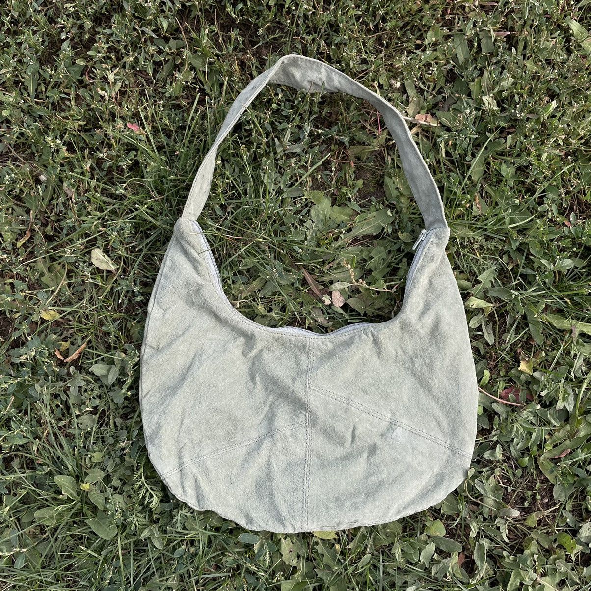 Vintage Vintage Y2K Baggy Crossbody Shoulder Bag Streetwear Faded OS Size ONE SIZE - 1 Thumbnail