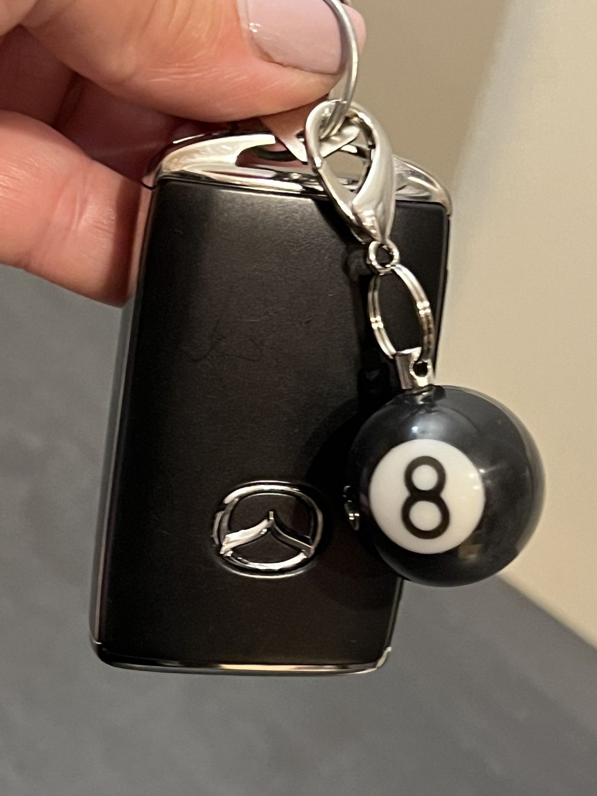 Vintage 8 ball keychain clip Size ONE SIZE - 1 Thumbnail