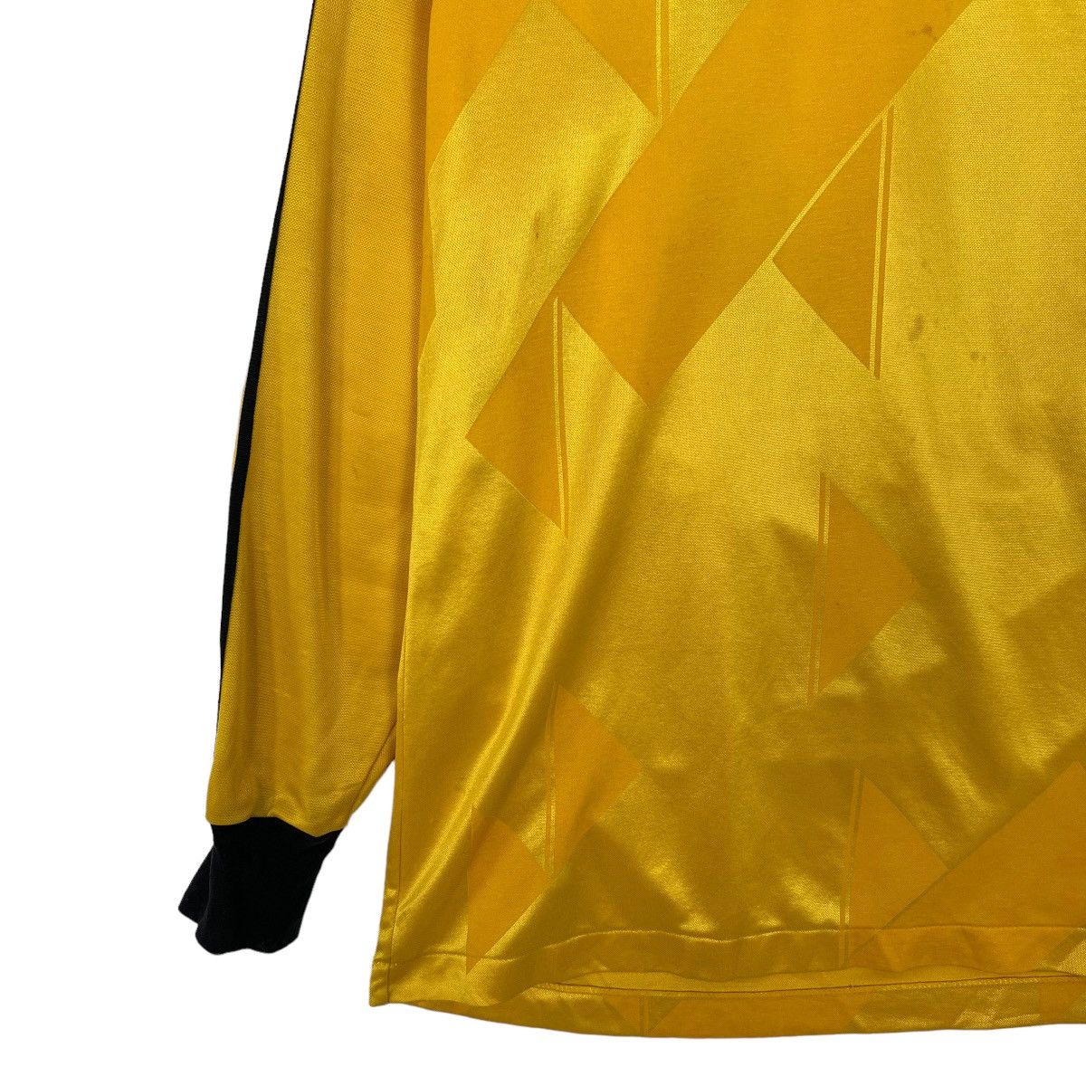 Adidas VINTAGE ADIDAS FOOTBALL JERSEY Size US M / EU 48-50 / 2 - 3 Thumbnail