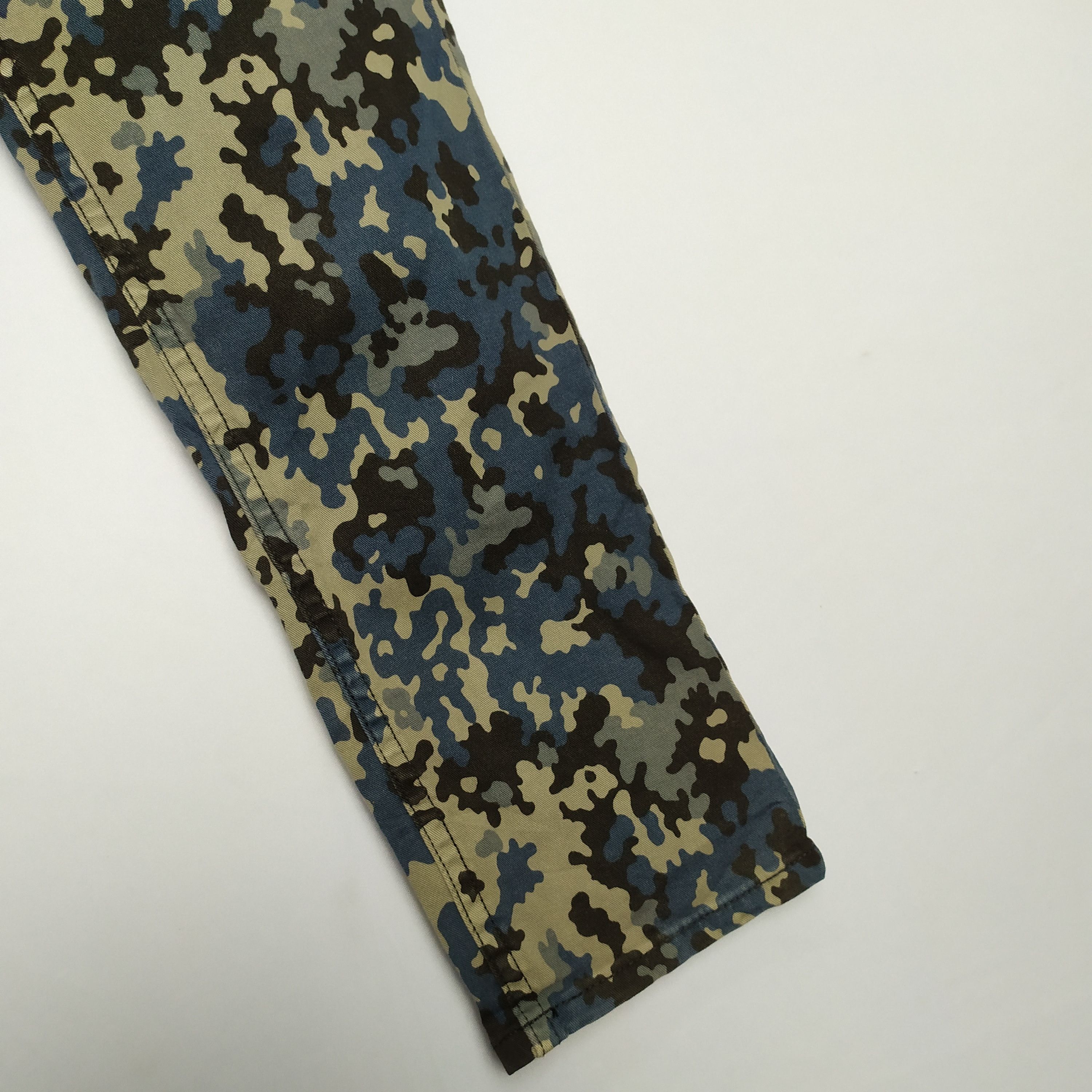 Japanese Brand Vintage Camo Cargo Pants Size US 28 / EU 44 - 7 Thumbnail