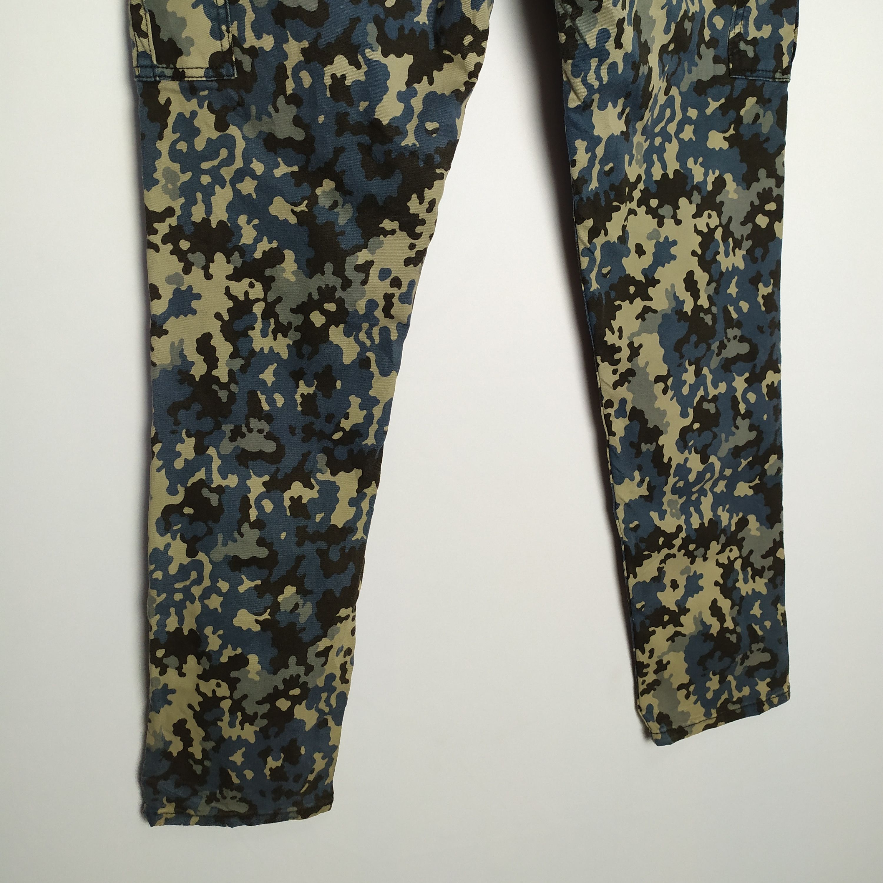 Japanese Brand Vintage Camo Cargo Pants Size US 28 / EU 44 - 15 Thumbnail