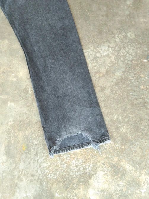Levi's × Vintage Vintage Levis 501 Faded Black Distressed Jeans 36x31 Size US 36 / EU 52 - 3 Thumbnail