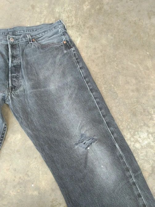 Levi's × Vintage Vintage Levis 501 Faded Black Distressed Jeans 36x31 Size US 36 / EU 52 - 6 Thumbnail
