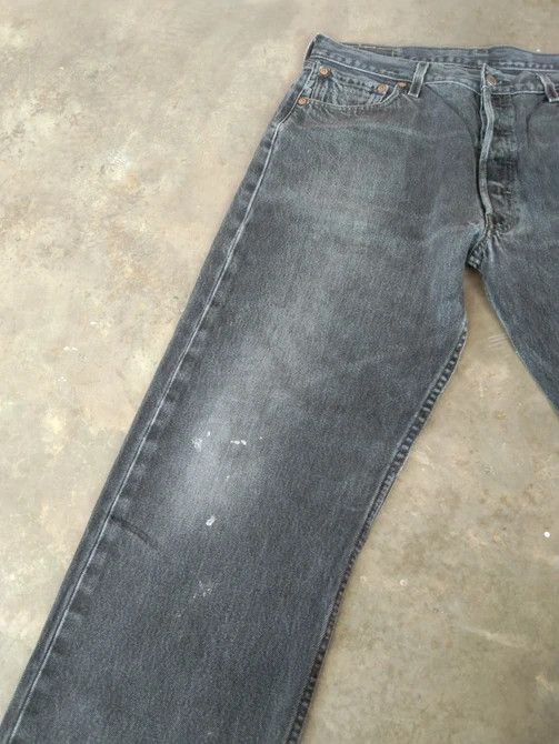 Levi's × Vintage Vintage Levis 501 Faded Black Distressed Jeans 36x31 Size US 36 / EU 52 - 7 Thumbnail
