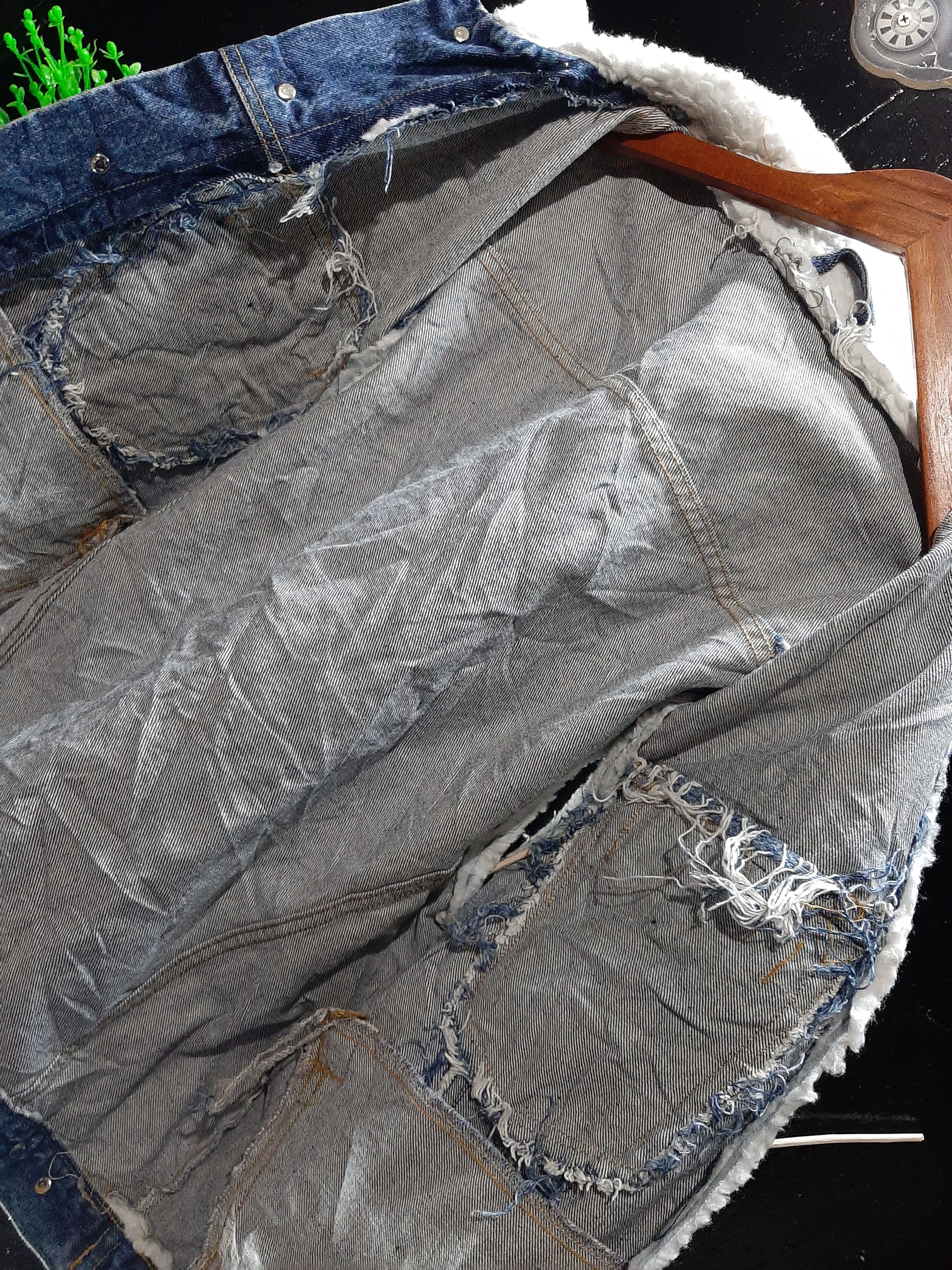 Levi's × Vintage VINTAGE 90s TRUCKER JACKET LEVI'S SLEEVE LESS SHERPA COLLAR Size US L / EU 52-54 / 3 - 9 Thumbnail