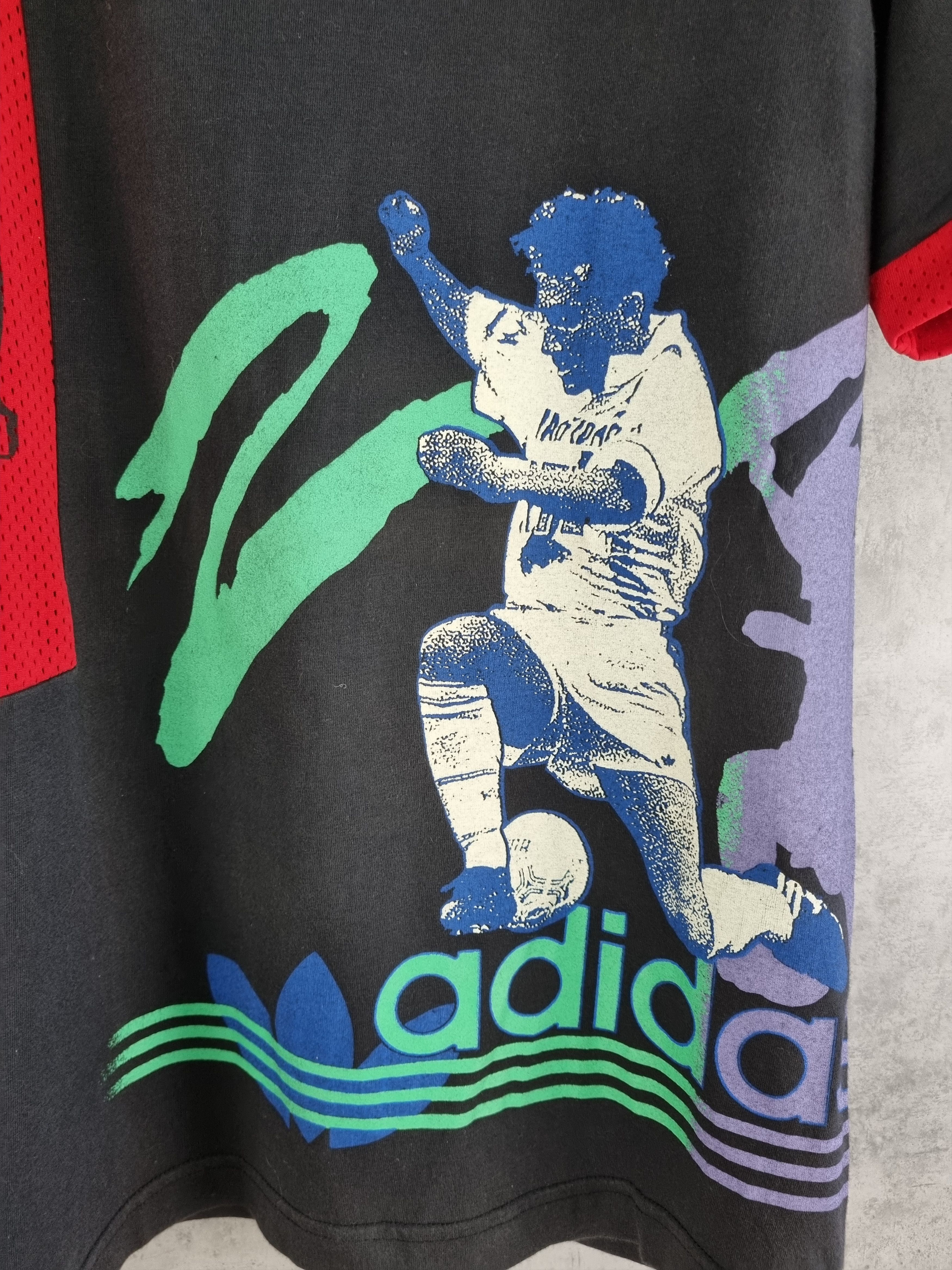 Adidas × Vintage Rare Adidas Soccer all over print Tee Shirt Size US S / EU 44-46 / 1 - 12 Thumbnail