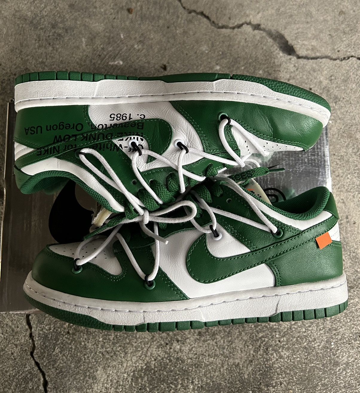 Nike × Off-White Off-White Dunk Lows Pine Green Size US 7 / EU 40 - 1 Thumbnail