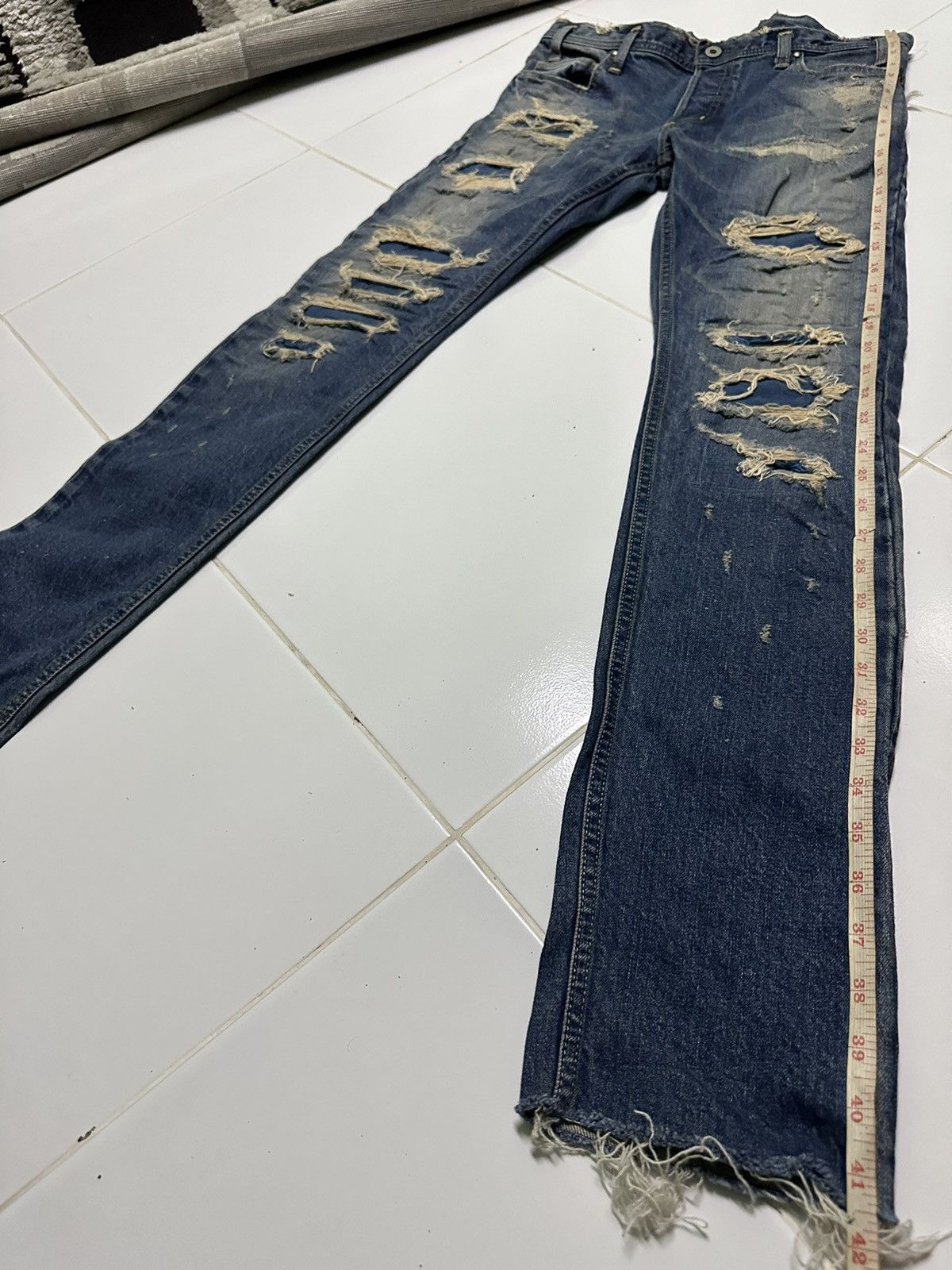 Designer 5351 pour les homme distressed style denim jeans Size US 31 - 8 Thumbnail