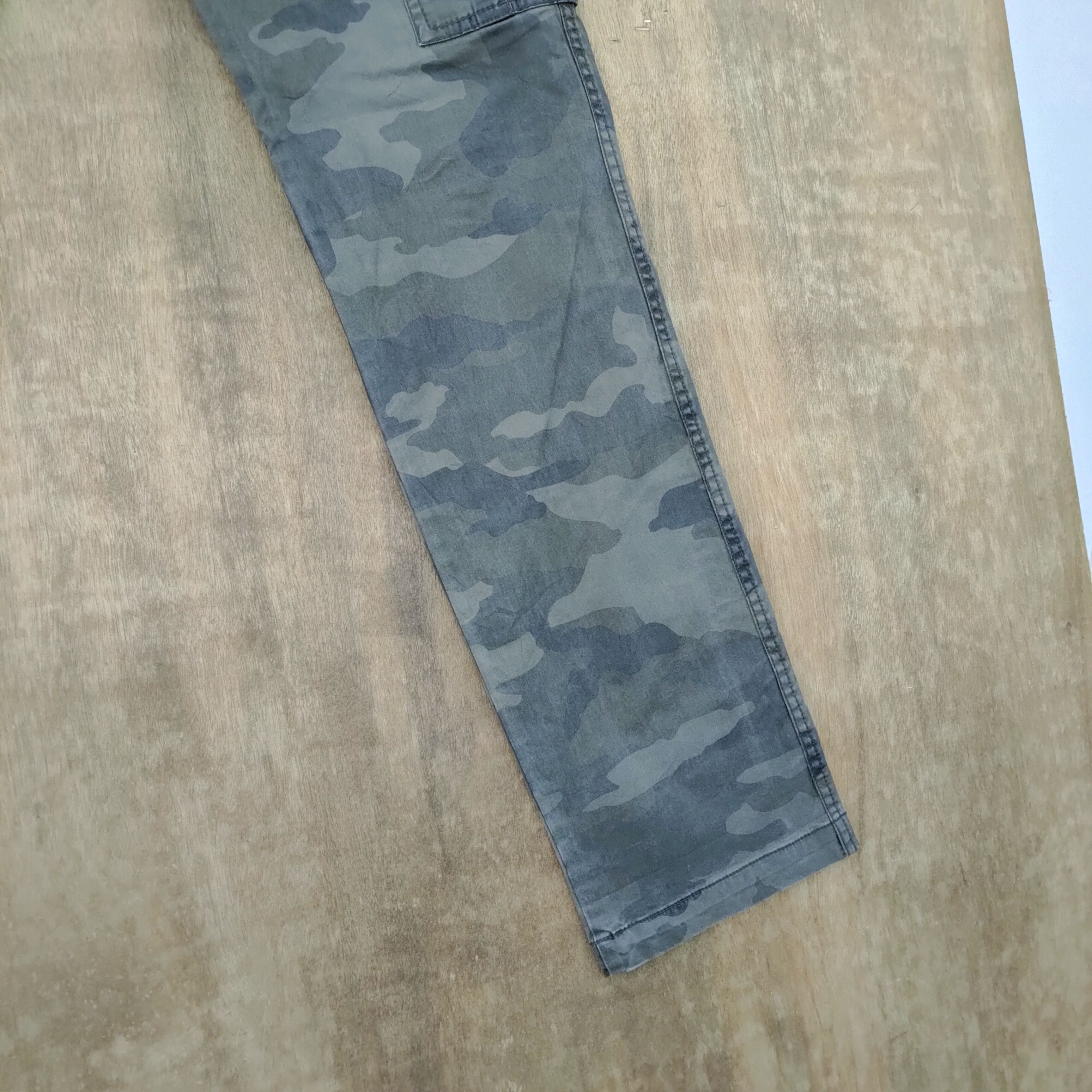 Japanese Brand JAPANESE BRAND CAMO CARGO PANTS Size US 33 - 7 Thumbnail