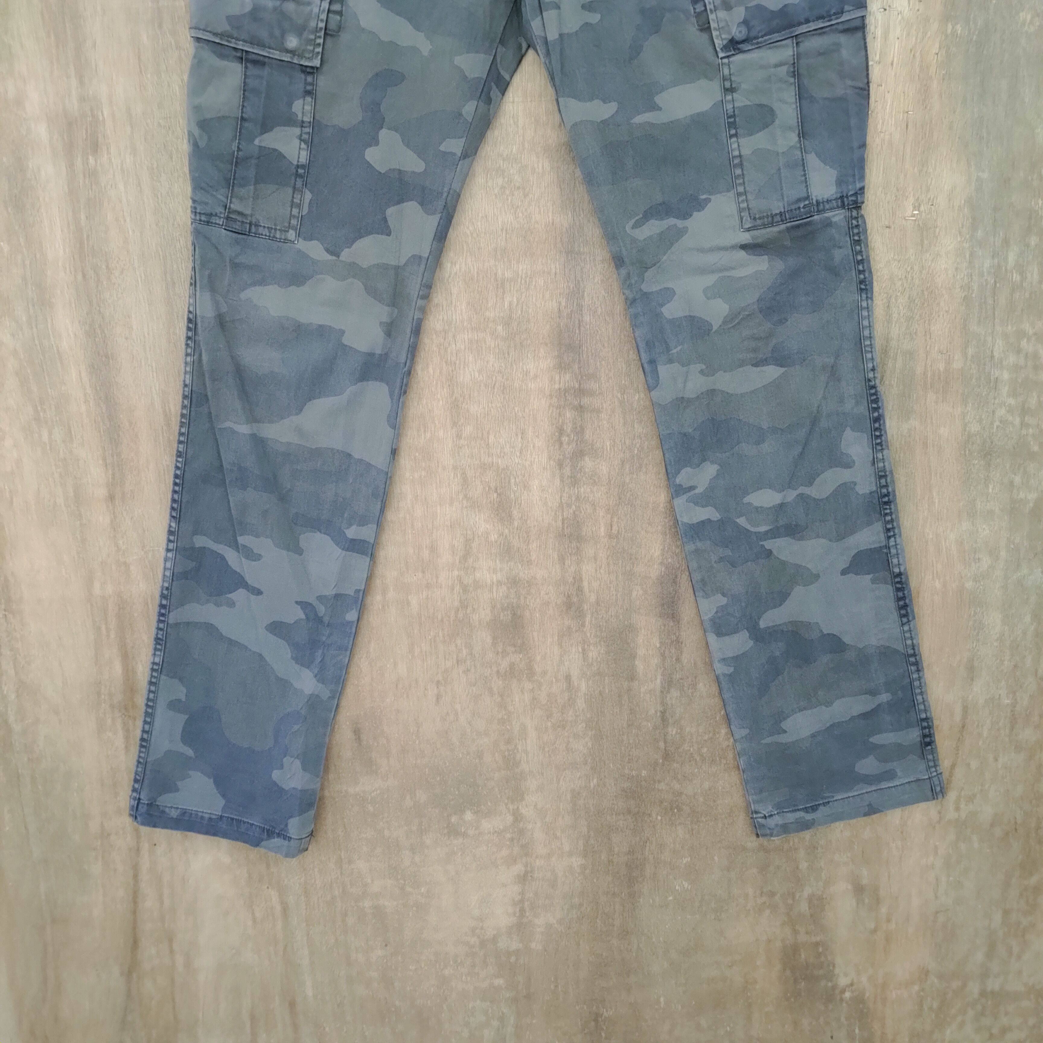 Japanese Brand JAPANESE BRAND CAMO CARGO PANTS Size US 33 - 3 Thumbnail