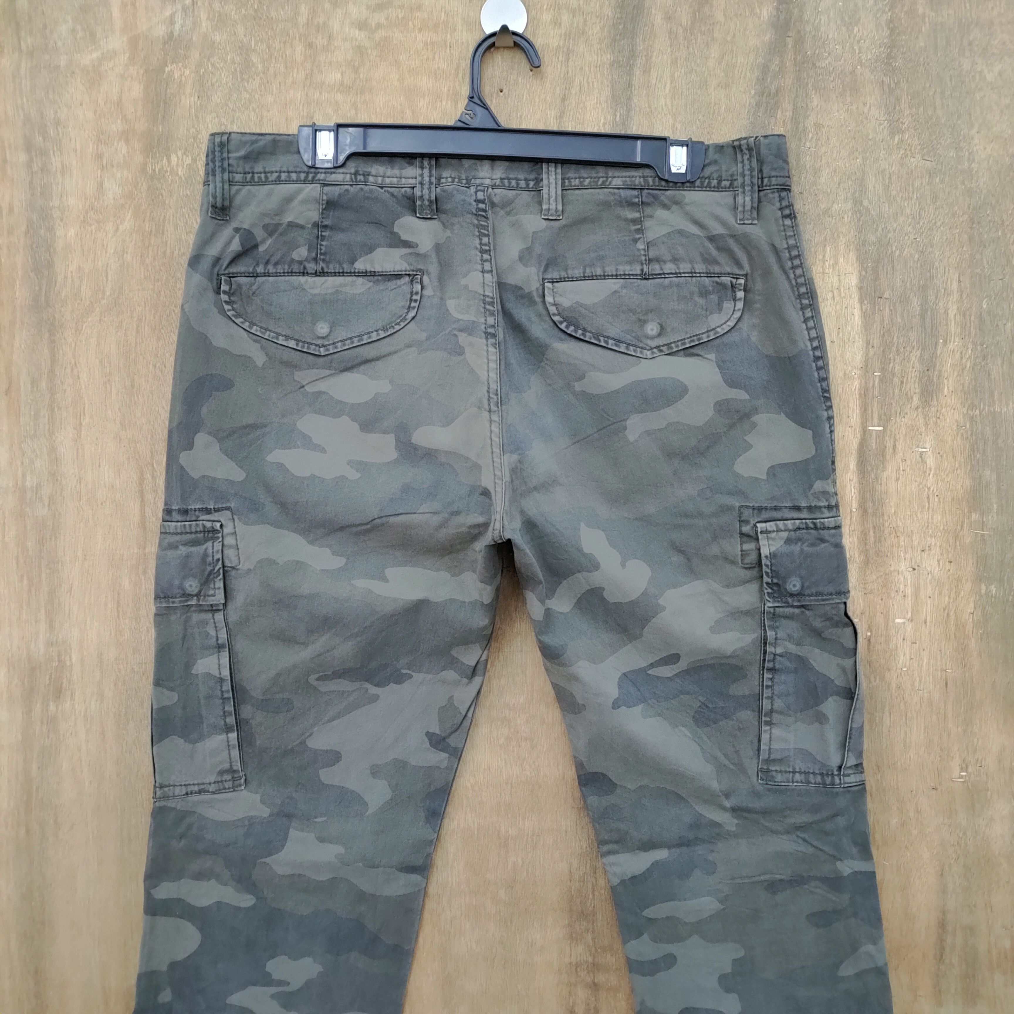 Japanese Brand JAPANESE BRAND CAMO CARGO PANTS Size US 33 - 10 Thumbnail