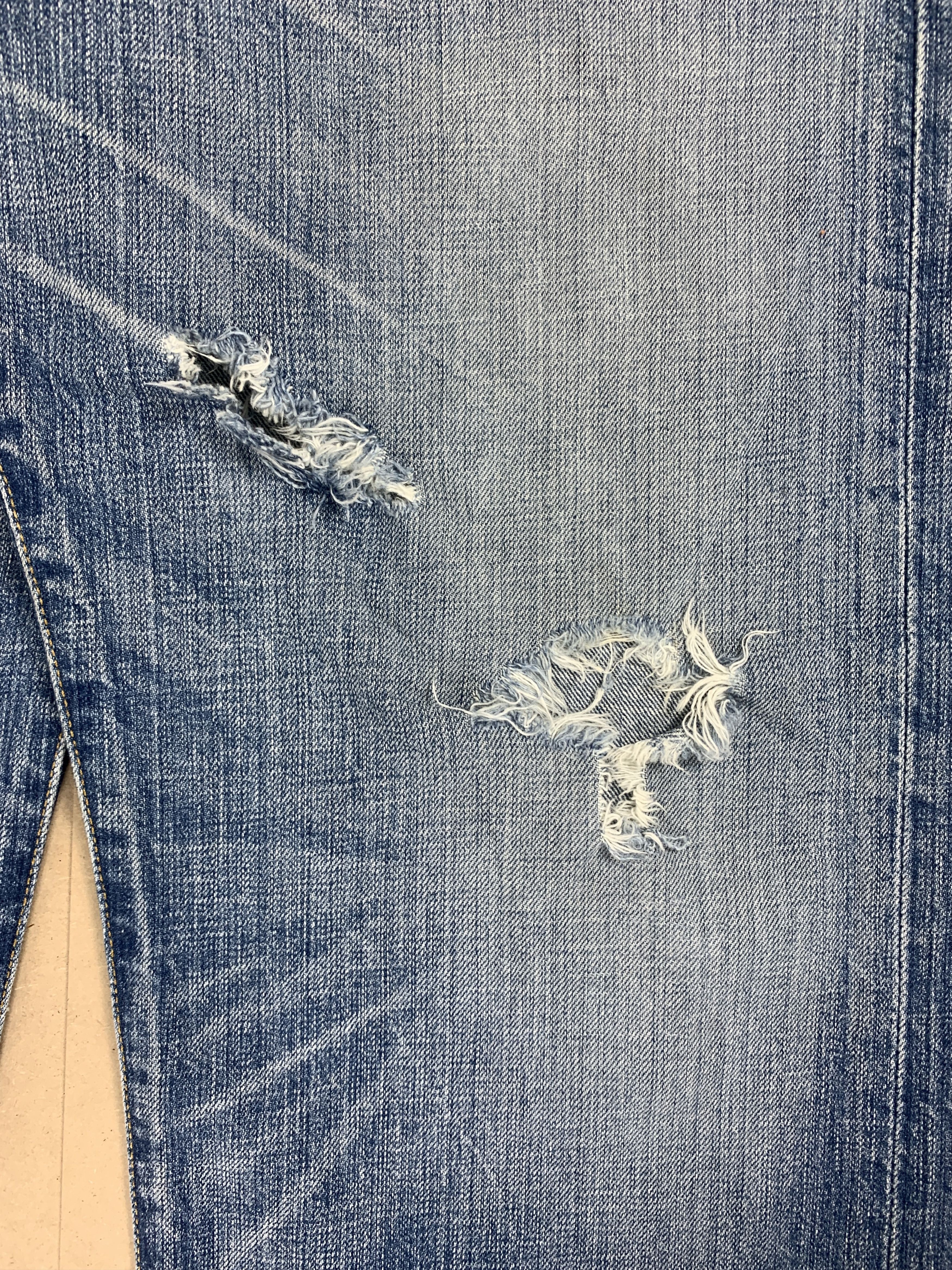 Levi's Vintage LEVI'S 501 Distressed Faded Jeans P0067 Size US 34 / EU 50 - 7 Thumbnail
