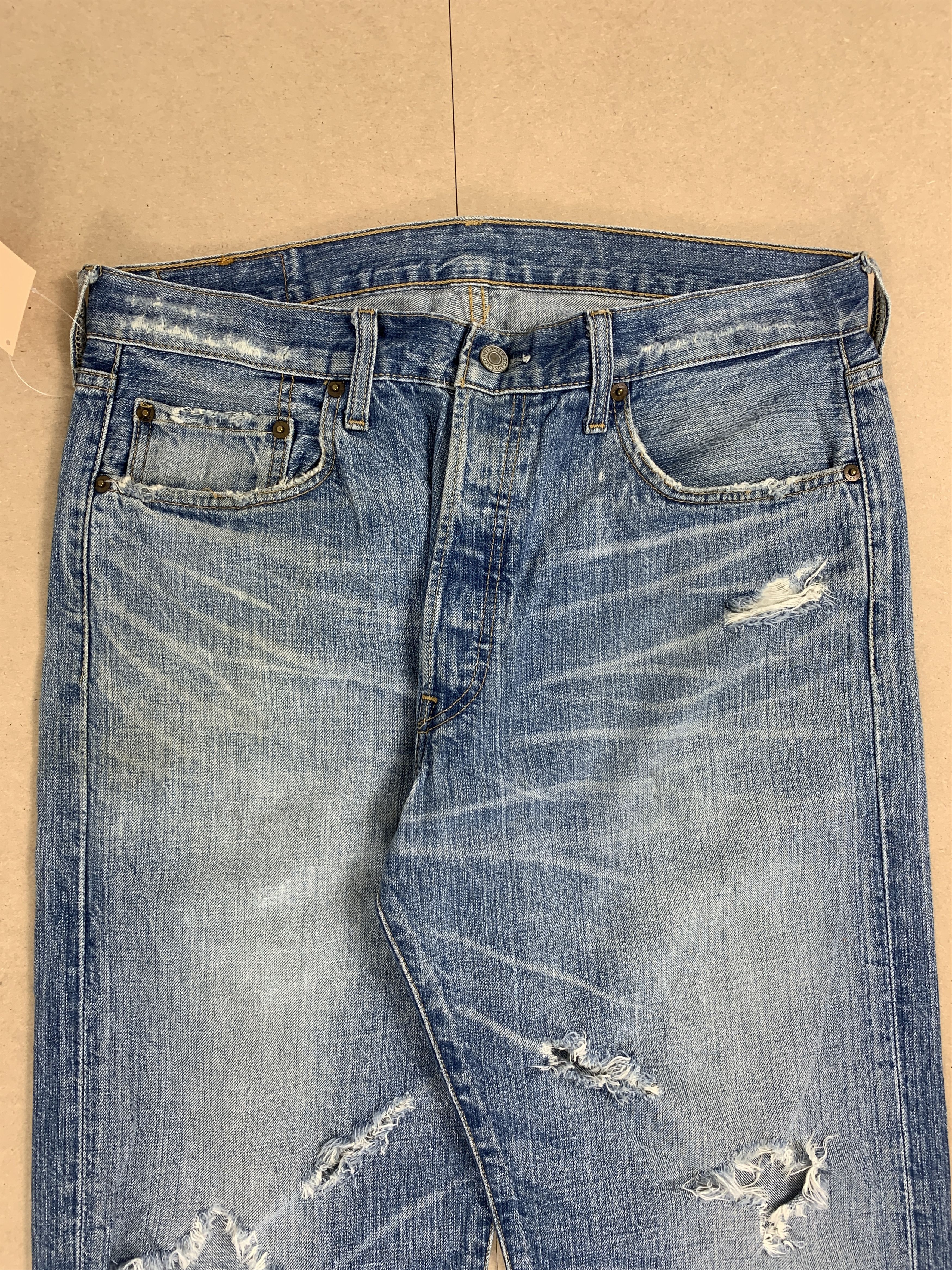 Levi's Vintage LEVI'S 501 Distressed Faded Jeans P0067 Size US 34 / EU 50 - 4 Thumbnail