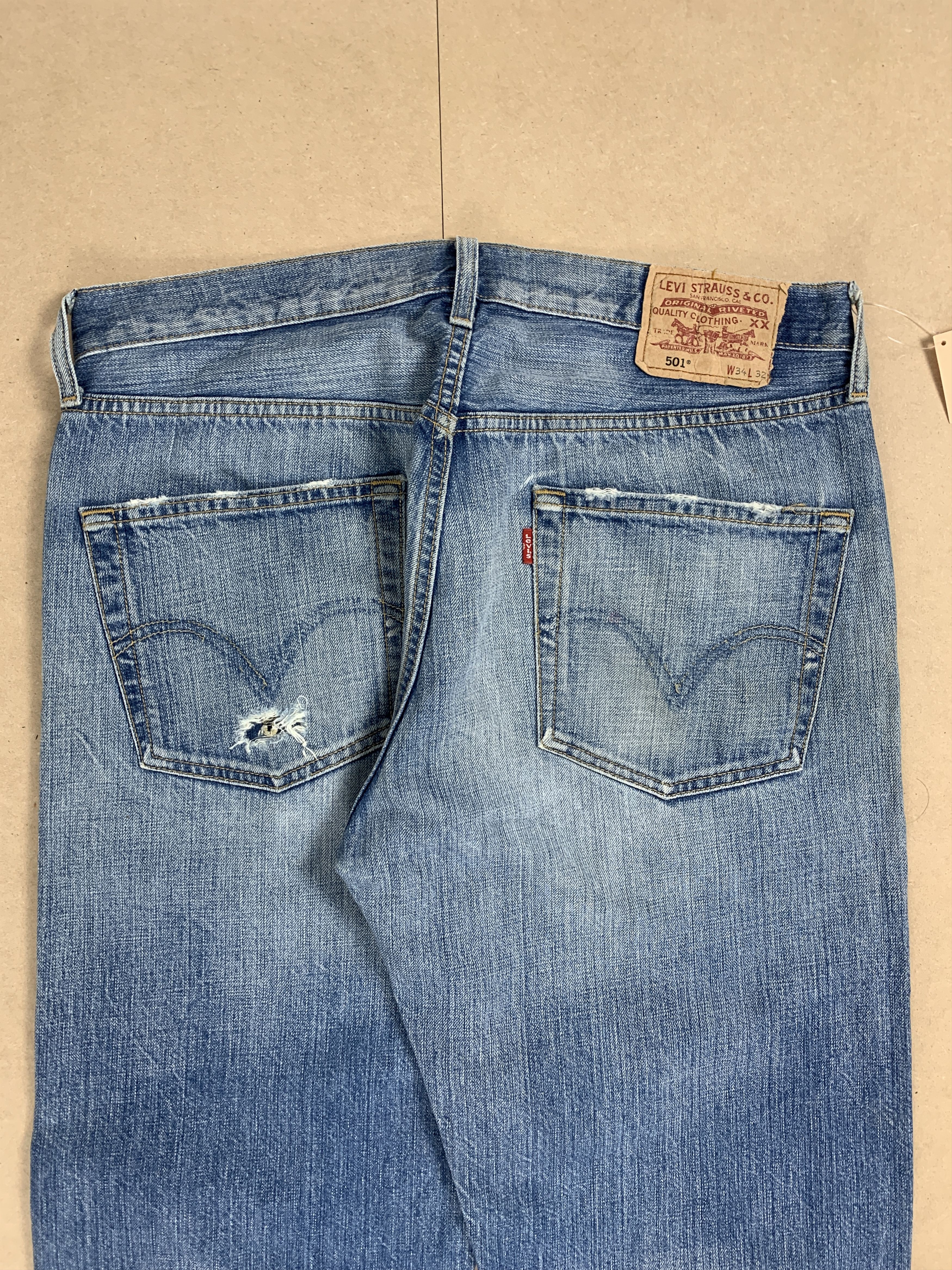 Levi's Vintage LEVI'S 501 Distressed Faded Jeans P0067 Size US 34 / EU 50 - 11 Thumbnail