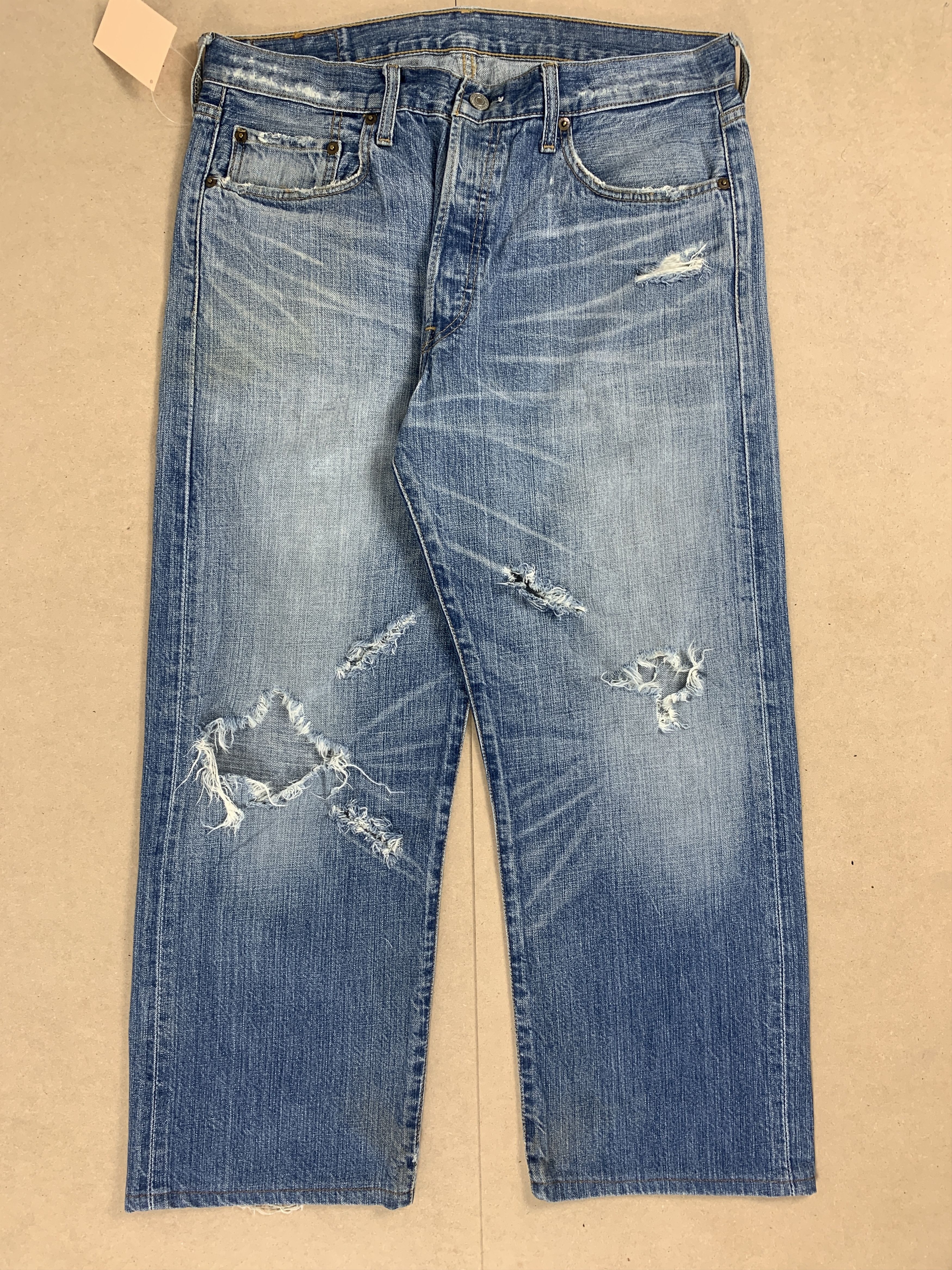 Levi's Vintage LEVI'S 501 Distressed Faded Jeans P0067 Size US 34 / EU 50 - 2 Thumbnail