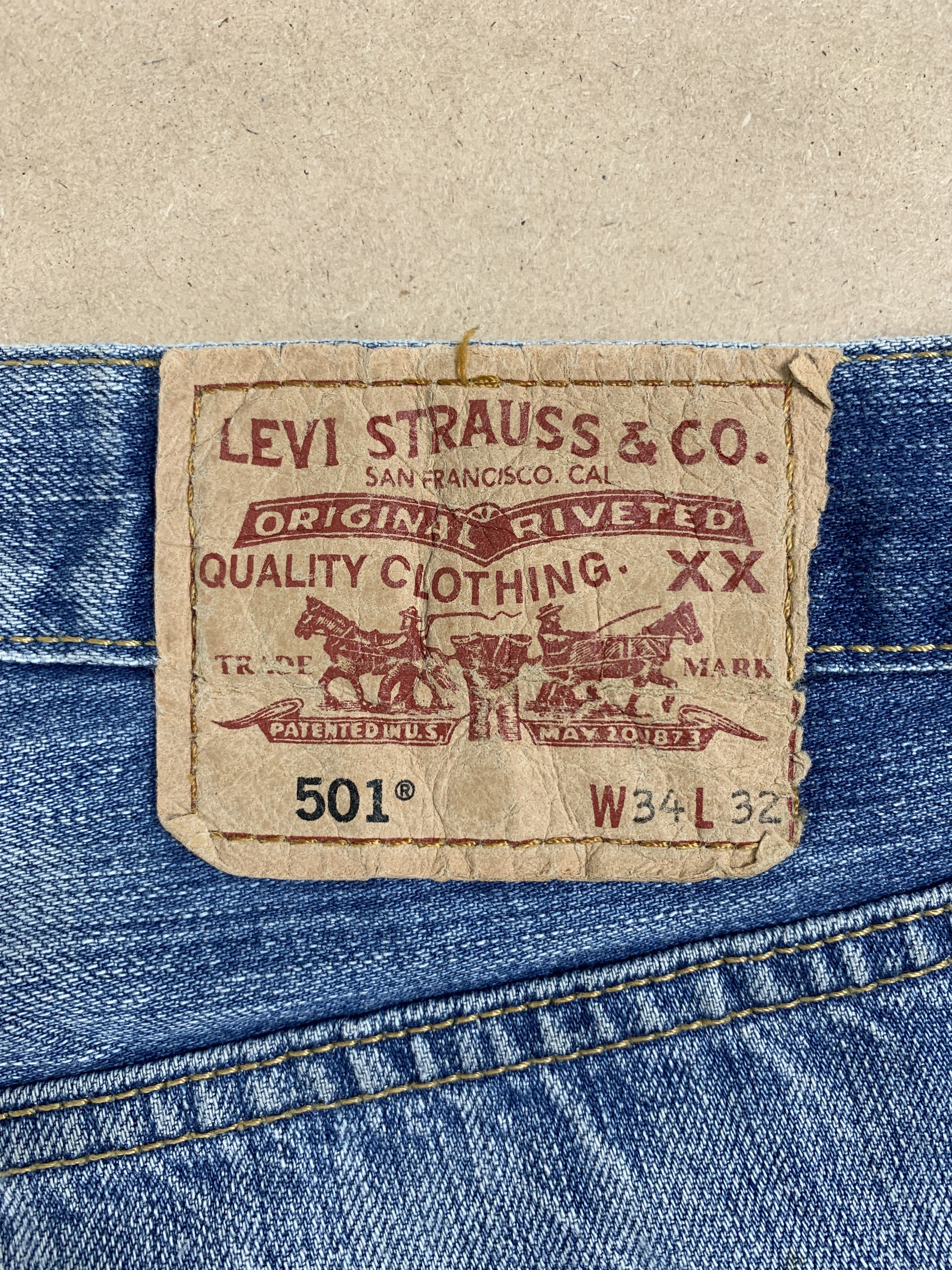 Levi's Vintage LEVI'S 501 Distressed Faded Jeans P0067 Size US 34 / EU 50 - 12 Thumbnail
