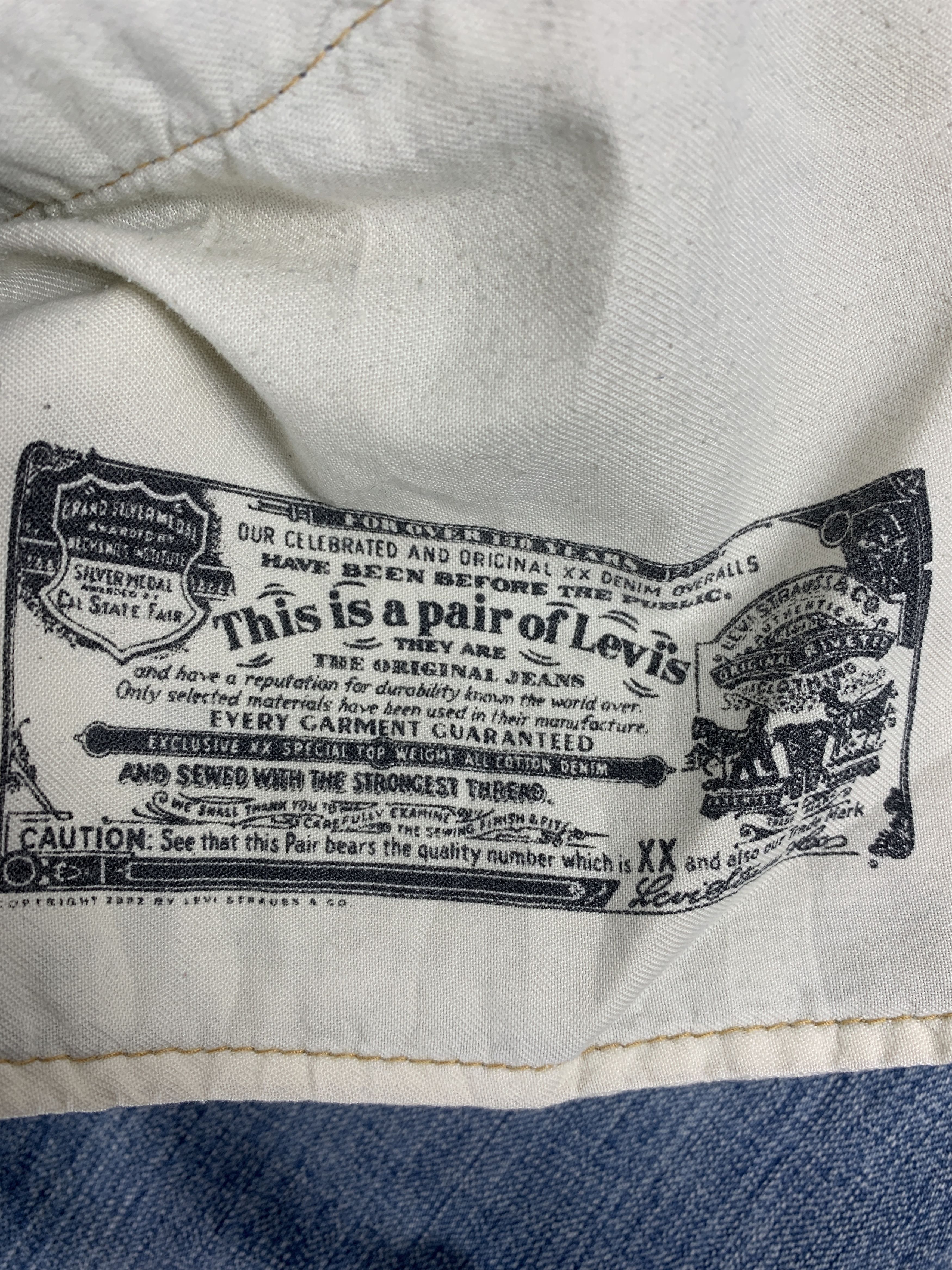 Levi's Vintage LEVI'S 501 Distressed Faded Jeans P0067 Size US 34 / EU 50 - 16 Thumbnail