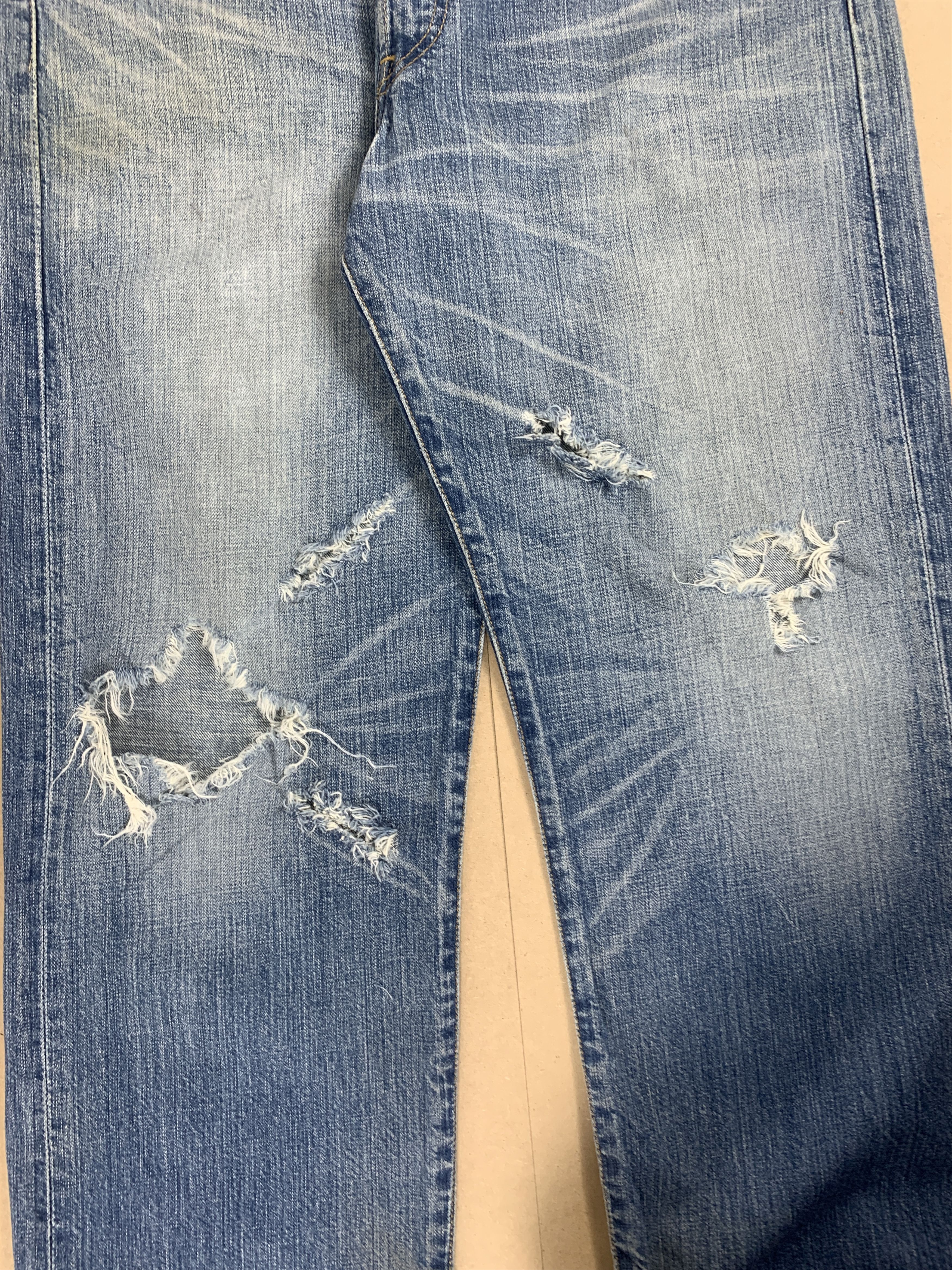 Levi's Vintage LEVI'S 501 Distressed Faded Jeans P0067 Size US 34 / EU 50 - 6 Thumbnail