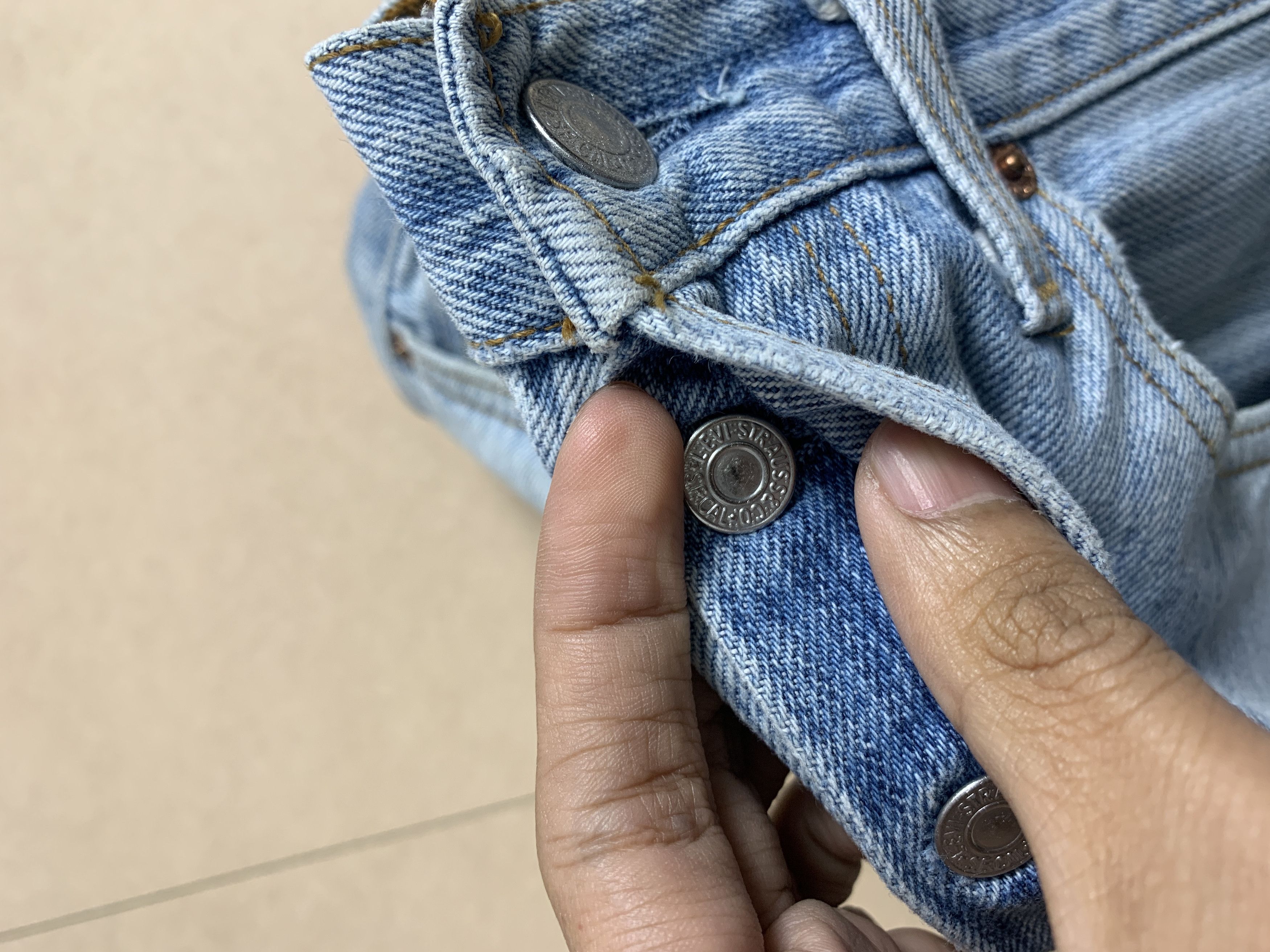 Levi's × Vintage Vintage LEVI'S 501 Distressed Faded Light wash Jeans Size US 26 / EU 42 - 15 Thumbnail
