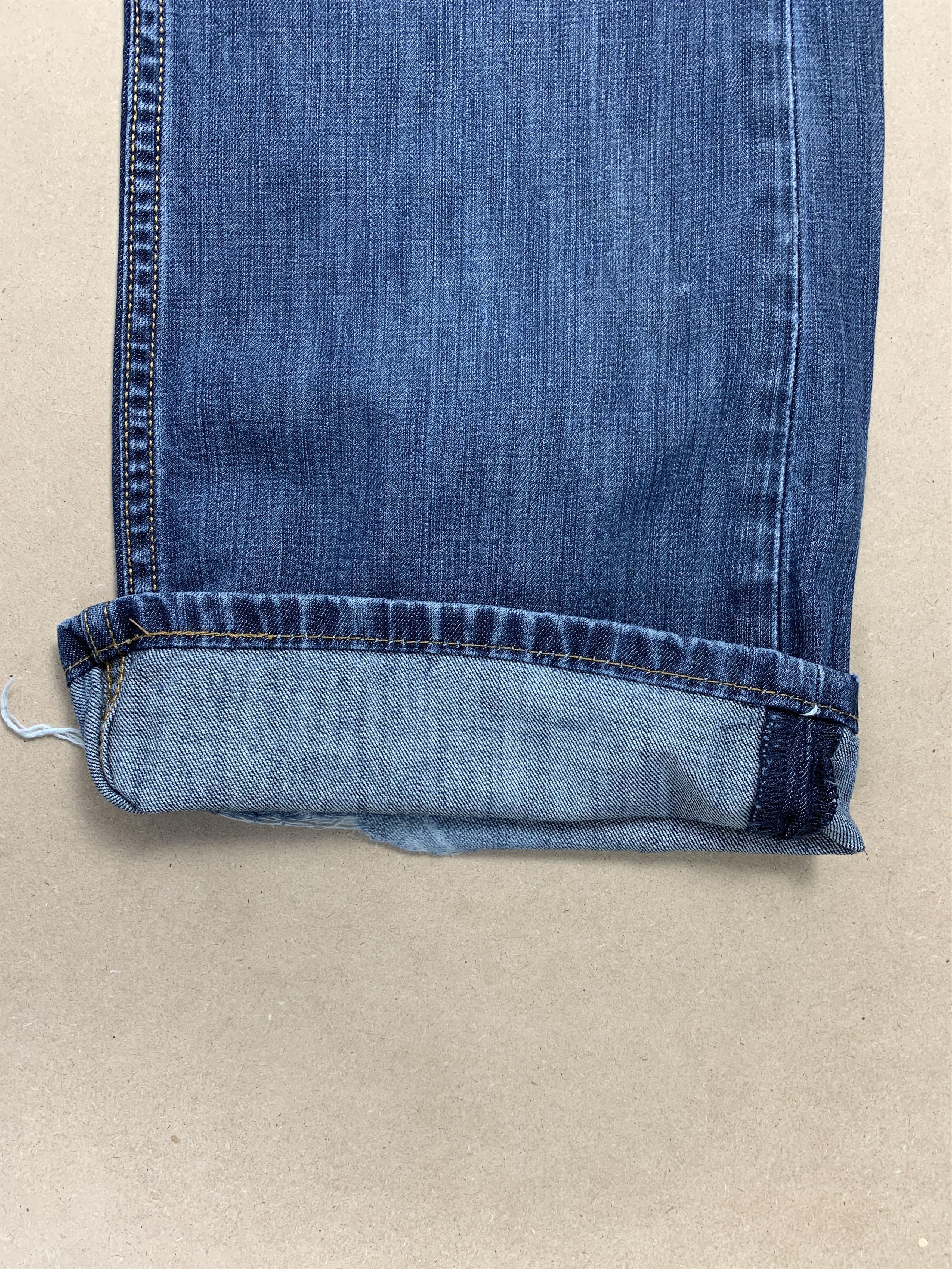 Levi's Vintage LEVI'S 527 Flared Bootcut Faded Mid Blue Jeans Size US 35 - 4 Thumbnail