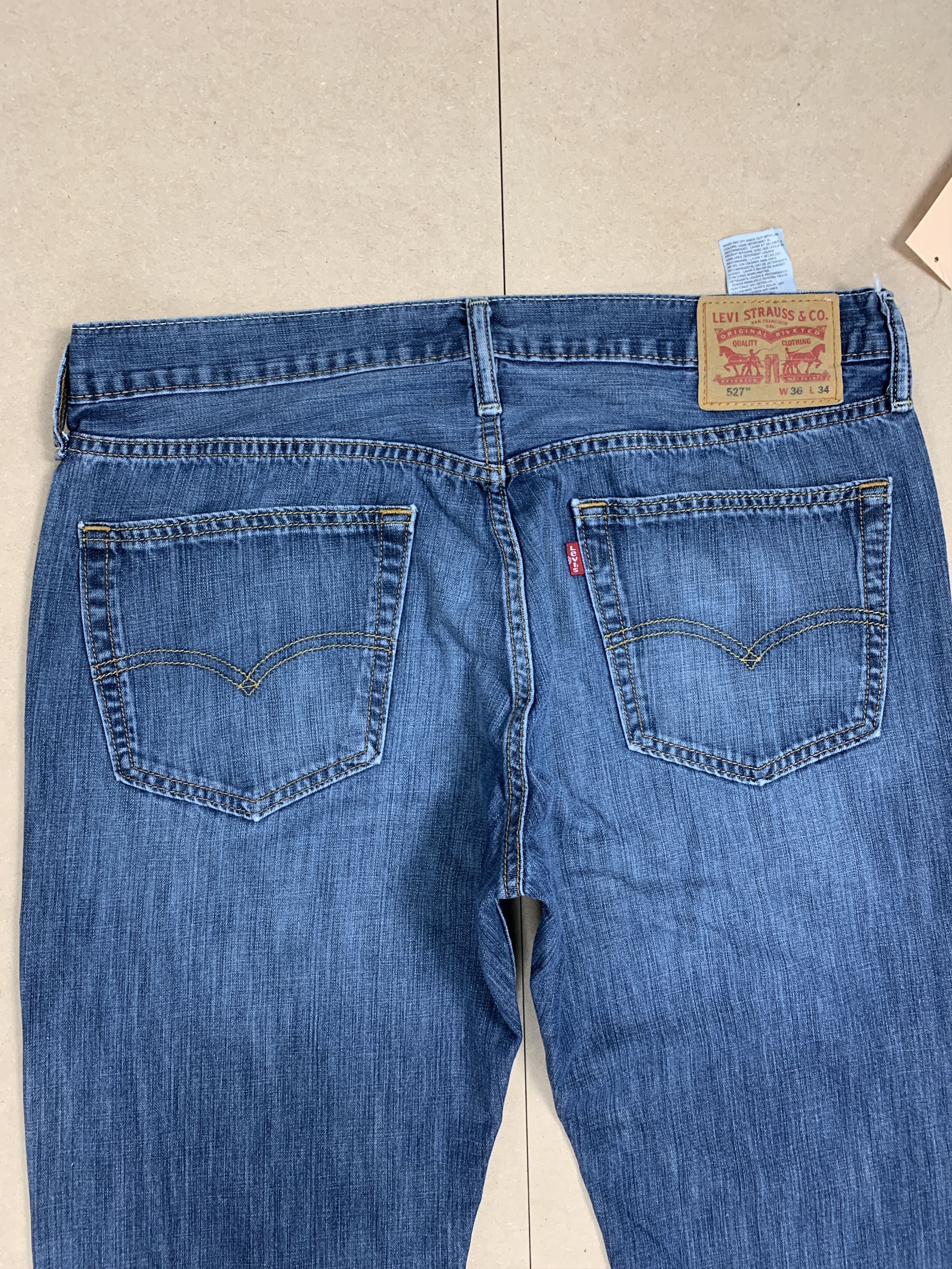 Levi's Vintage LEVI'S 527 Flared Bootcut Faded Mid Blue Jeans Size US 35 - 6 Thumbnail