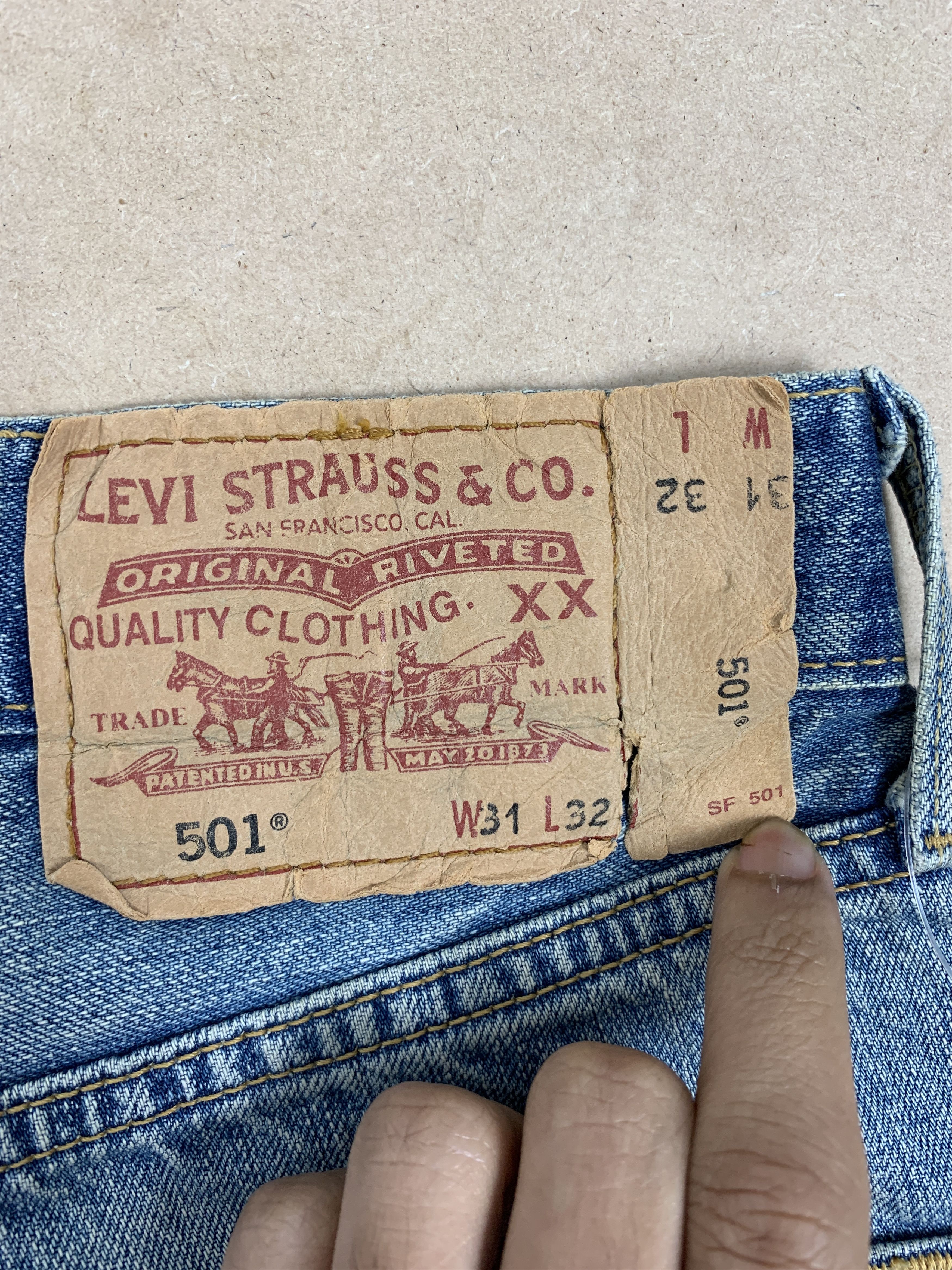 Levi's Vintage Y2K LEVI'S 501 Distressed Faded Mid Wash Jeans P0129 Size US 30 / EU 46 - 10 Thumbnail