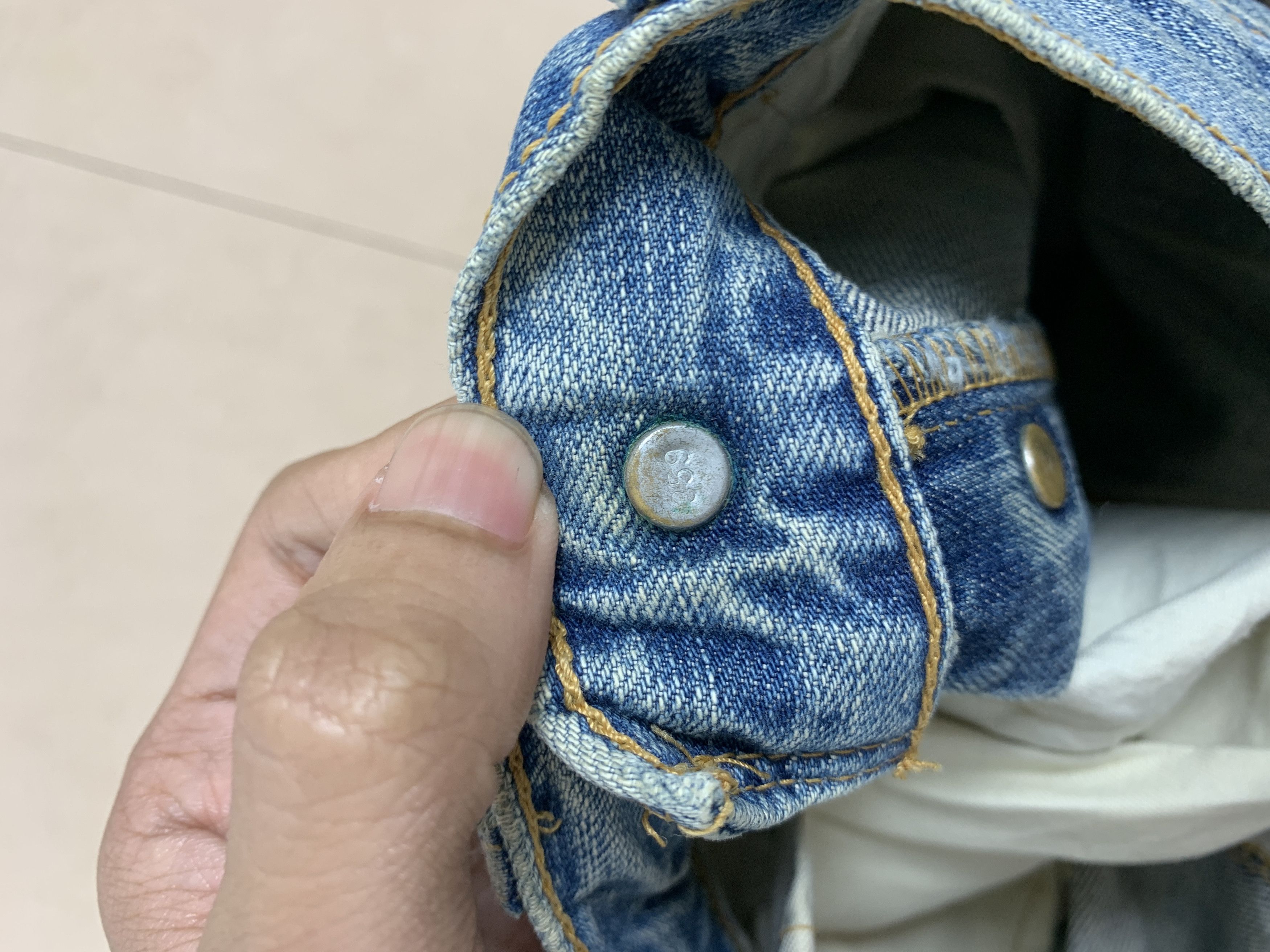 Levi's Vintage Y2K LEVI'S 501 Distressed Faded Mid Wash Jeans P0129 Size US 30 / EU 46 - 15 Thumbnail