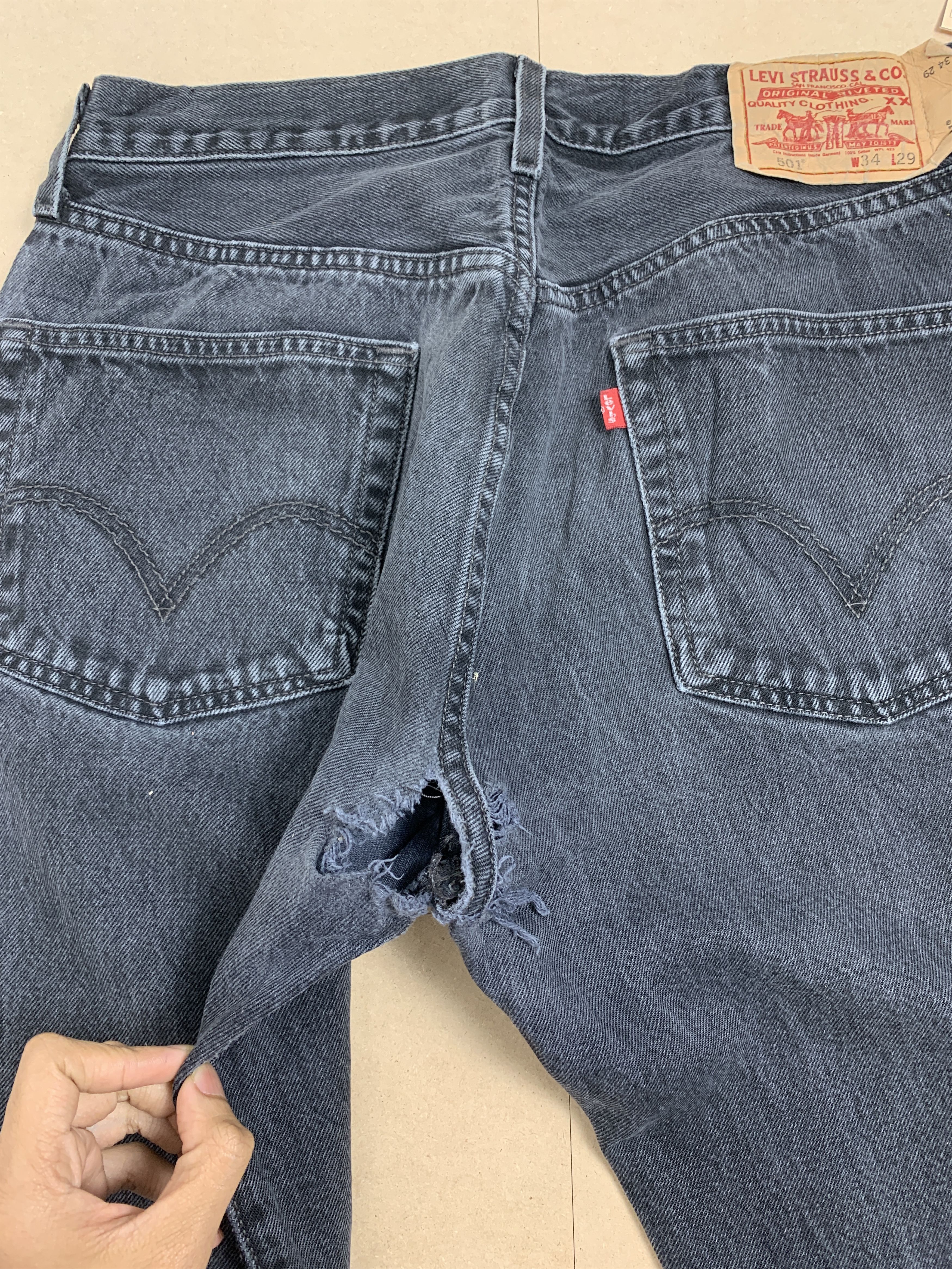 Levi's Vintage LEVI'S 501 Distressed Faded Straight Cut Jeans P0139 Size US 30 / EU 46 - 10 Thumbnail