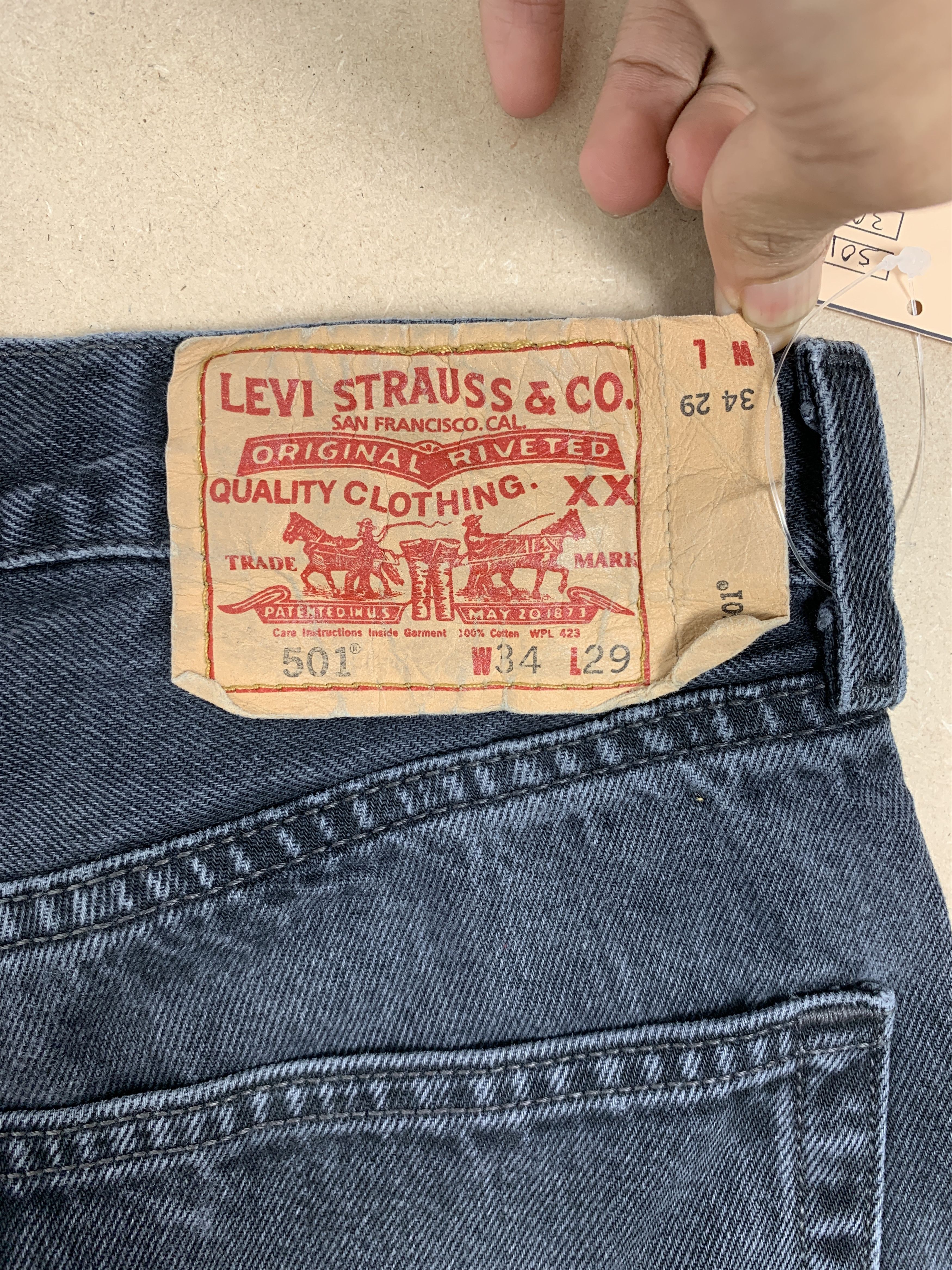 Levi's Vintage LEVI'S 501 Distressed Faded Straight Cut Jeans P0139 Size US 30 / EU 46 - 12 Thumbnail