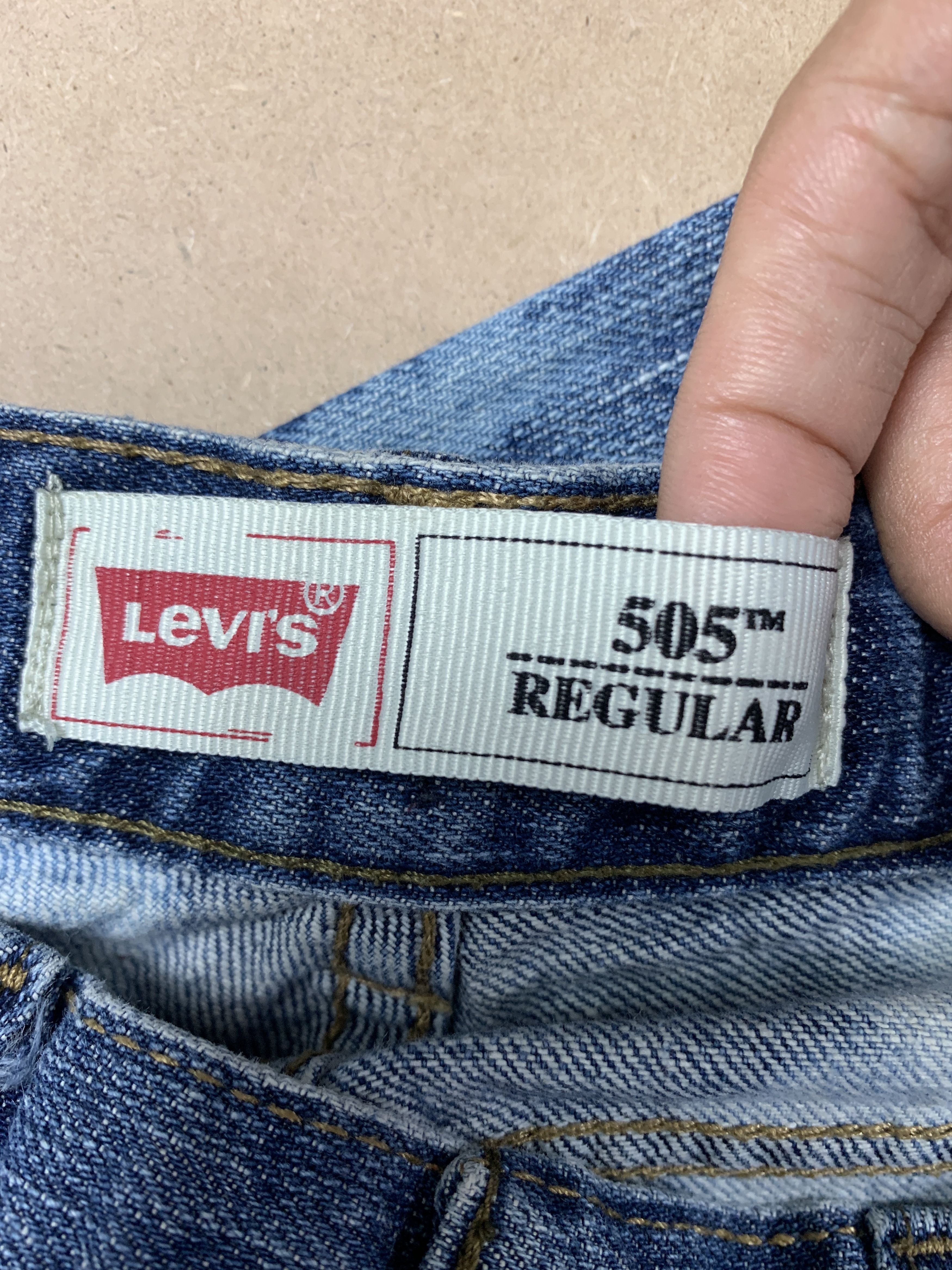 Levi's Vintage LEVI'S 505 Distressed Faded Jeans P0231 Size US 26 / EU 42 - 14 Thumbnail