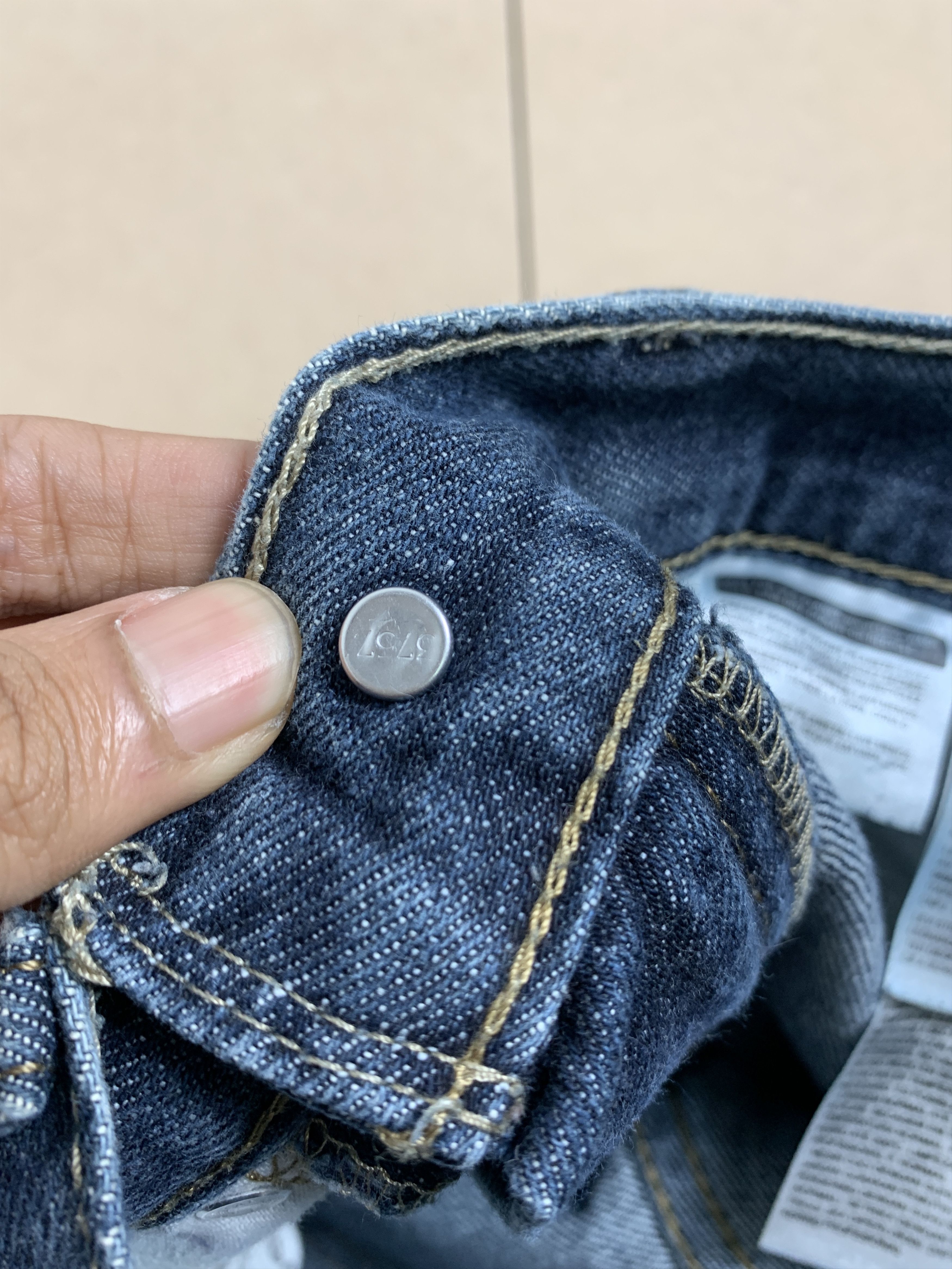 Levi's × Vintage Vintage Levis 514 Distressed Faded Mid Wash Jeans Size US 31 - 19 Thumbnail