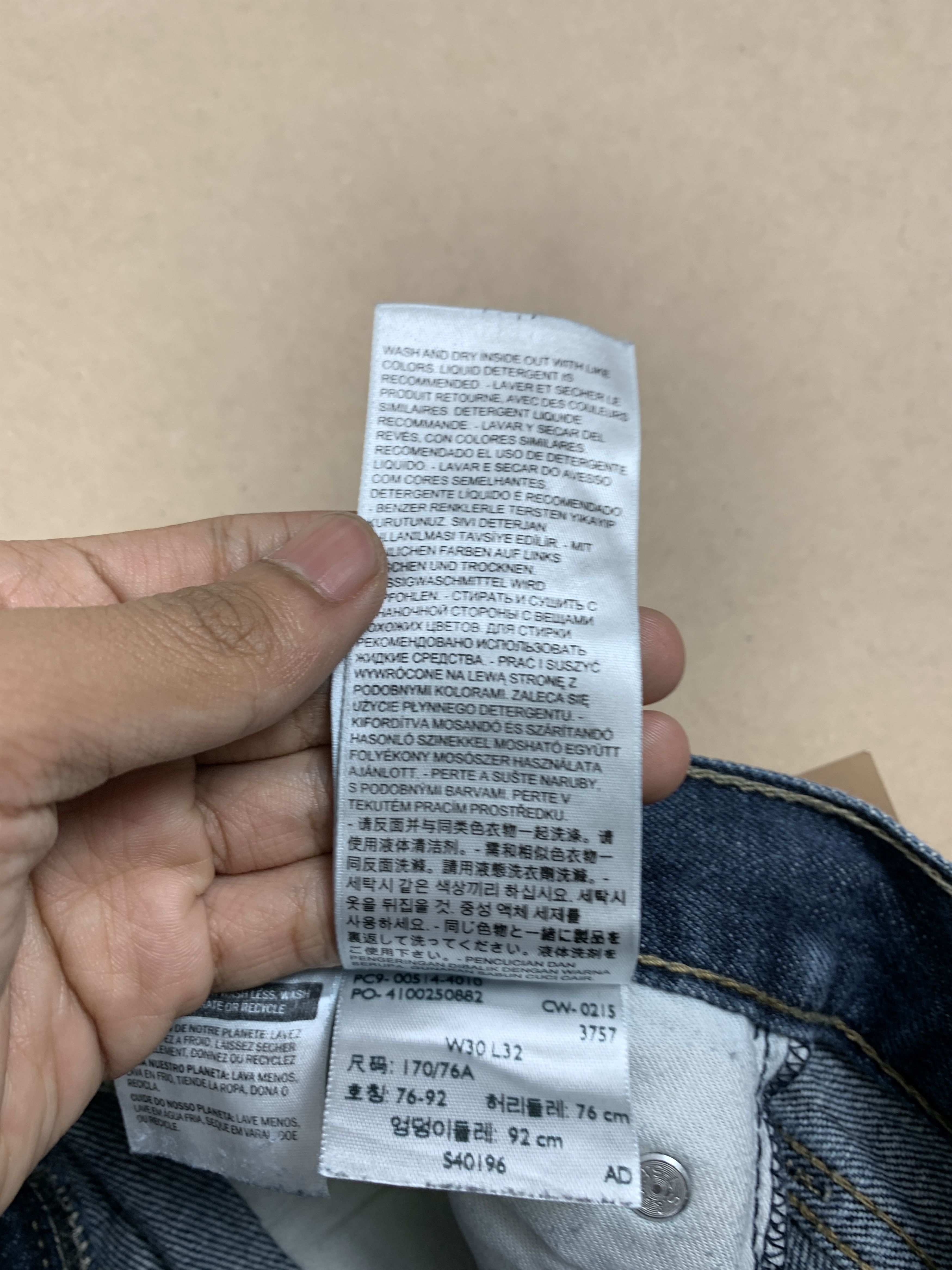 Levi's × Vintage Vintage Levis 514 Distressed Faded Mid Wash Jeans Size US 31 - 17 Thumbnail