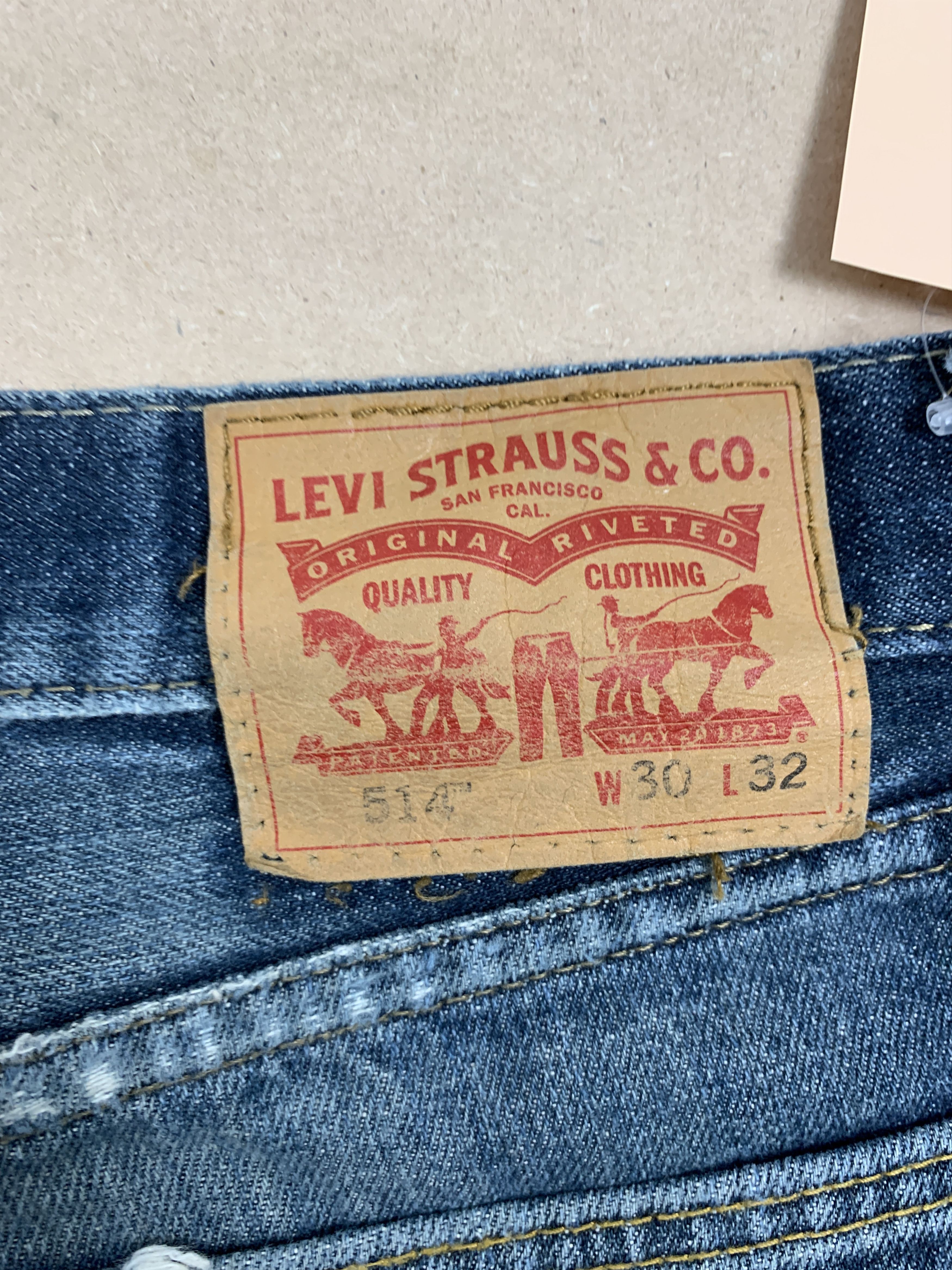 Levi's × Vintage Vintage Levis 514 Distressed Faded Mid Wash Jeans Size US 31 - 9 Thumbnail