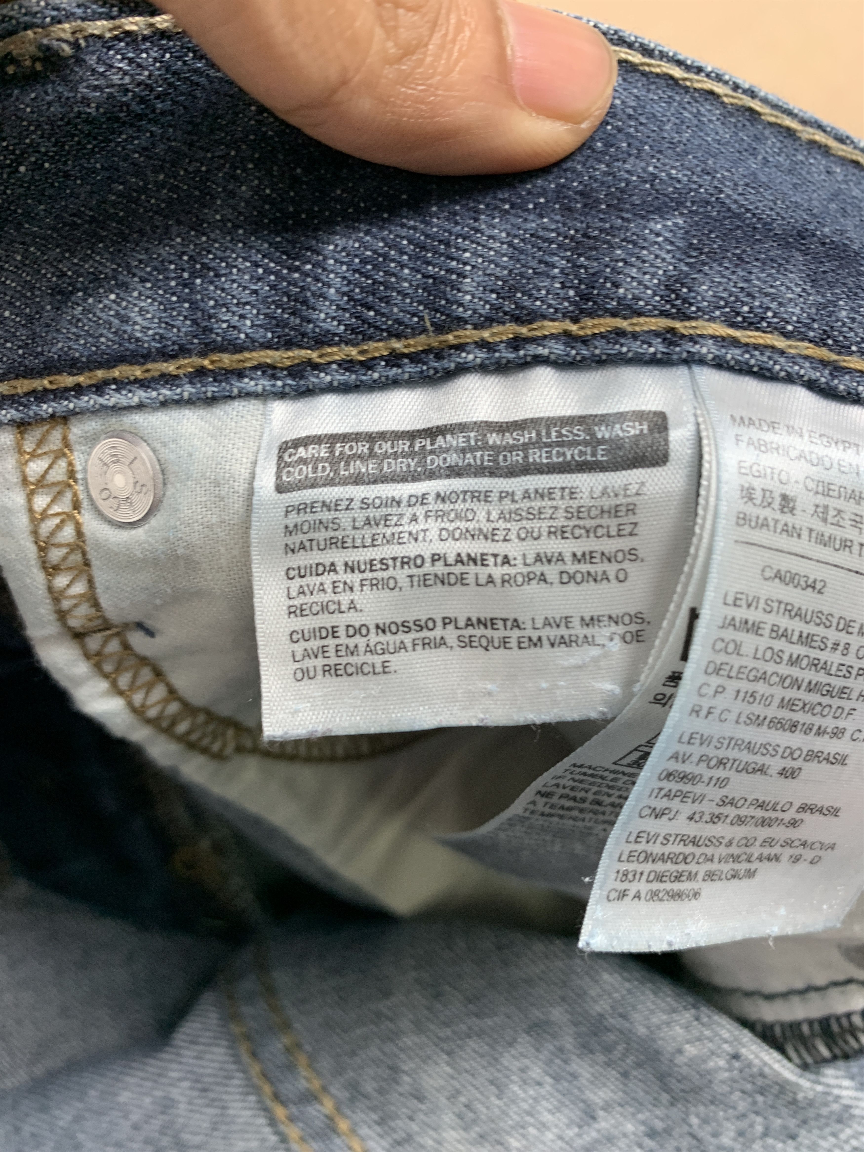 Levi's × Vintage Vintage Levis 514 Distressed Faded Mid Wash Jeans Size US 31 - 13 Thumbnail