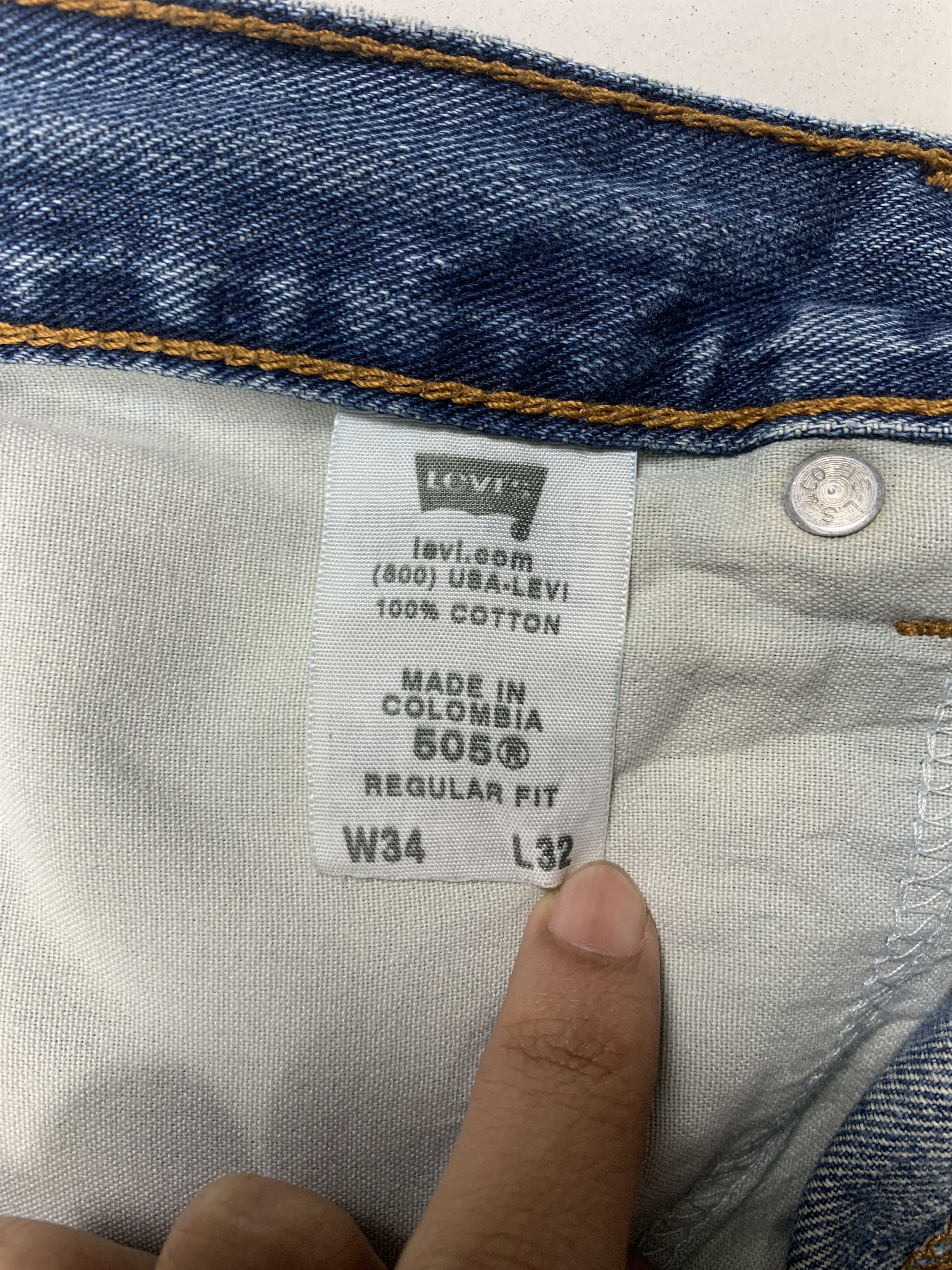 Levi's × Vintage Vintage LEVI'S 505 Distressed Faded Mid Wash Blue Jeans Size US 34 / EU 50 - 15 Thumbnail