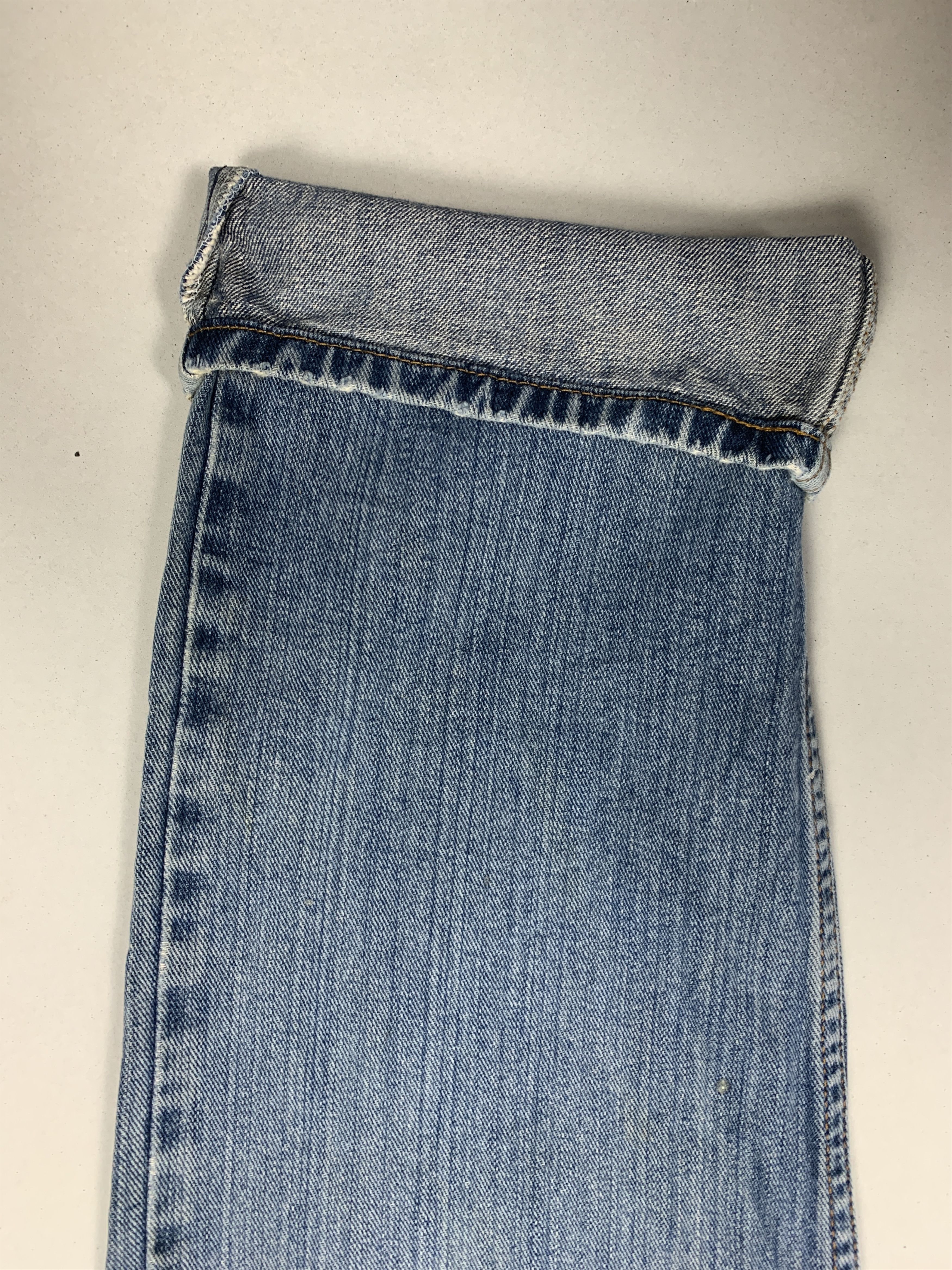 Levi's × Vintage Vintage LEVI'S 505 Distressed Faded Mid Wash Blue Jeans Size US 34 / EU 50 - 3 Thumbnail