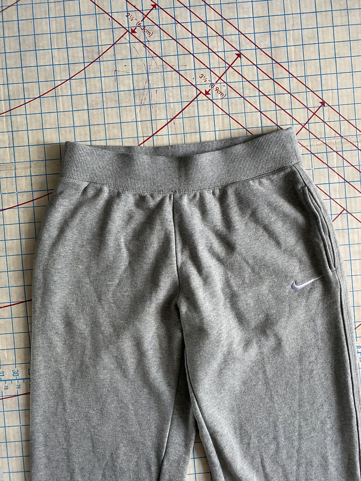 Nike Nike Sweat Pants Small Swoosh Heather Grey Size Medium Size US 32 / EU 48 - 4 Thumbnail