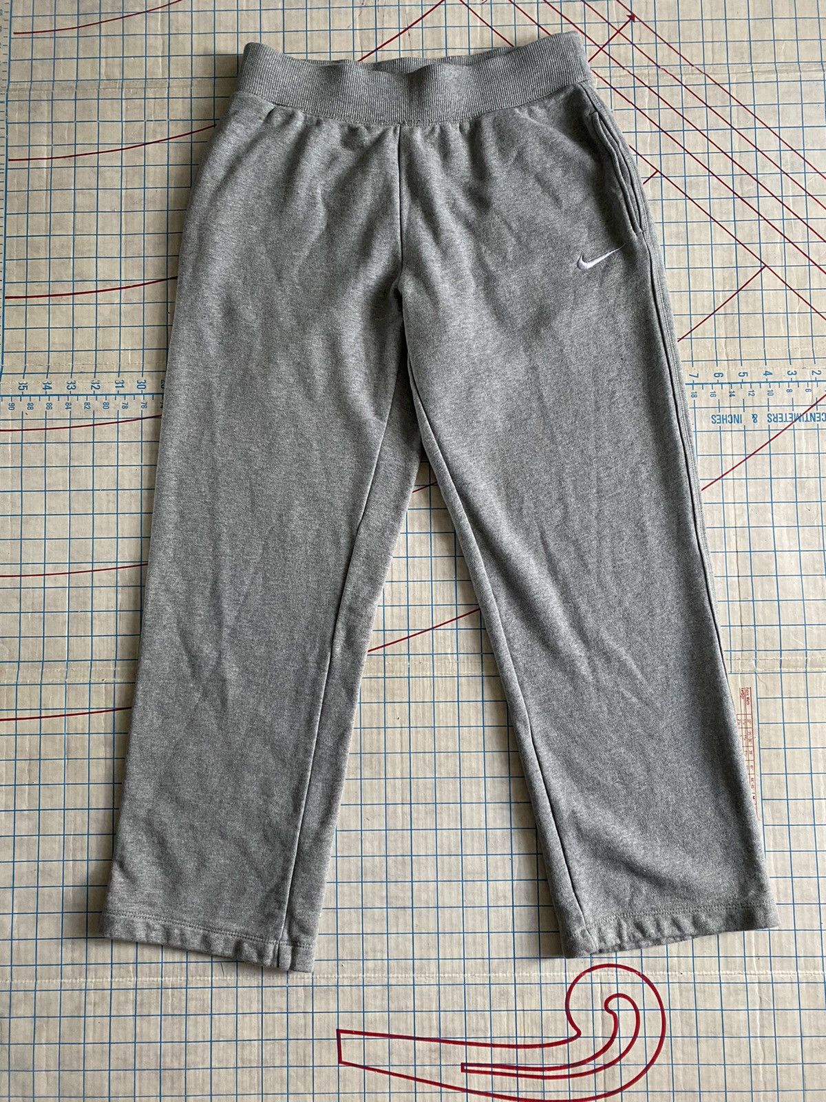 Nike Nike Sweat Pants Small Swoosh Heather Grey Size Medium Size US 32 / EU 48 - 1 Thumbnail